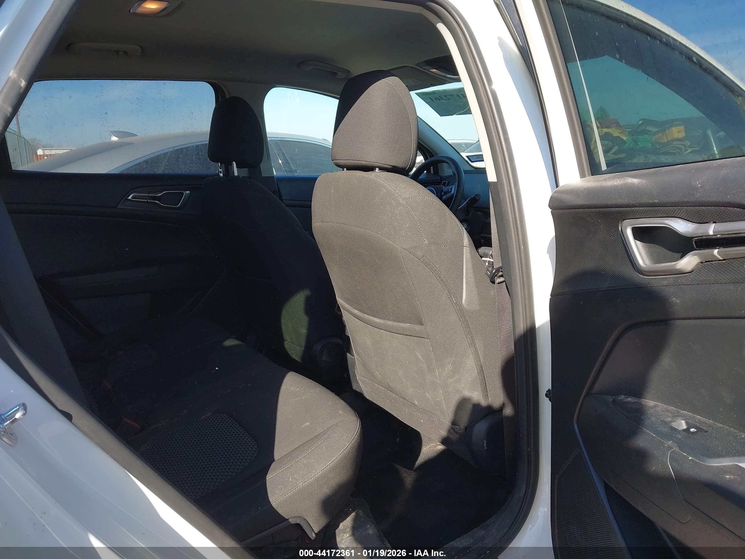 KIA SPORTAGE image 8