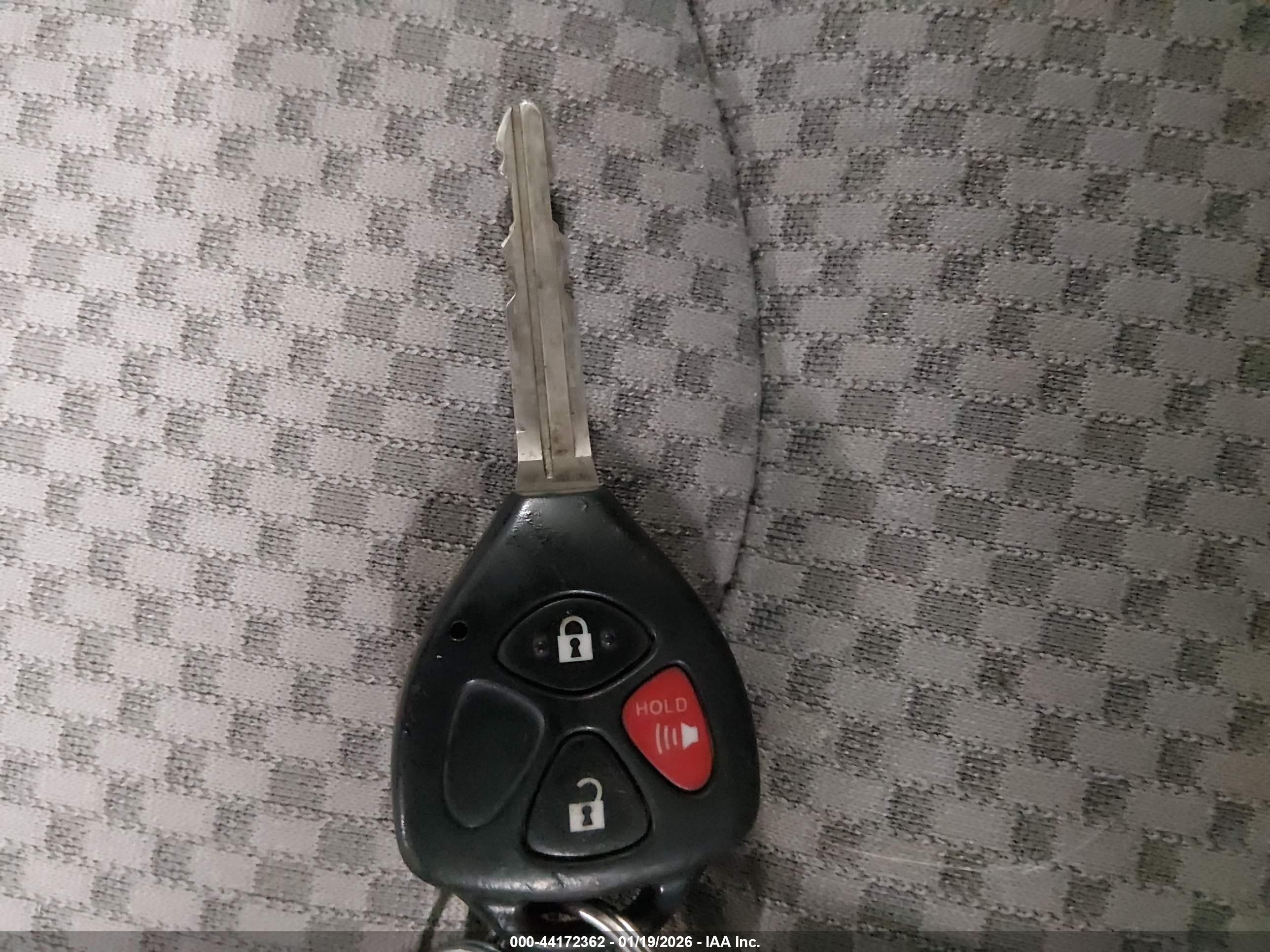 TOYOTA RAV4 image 11