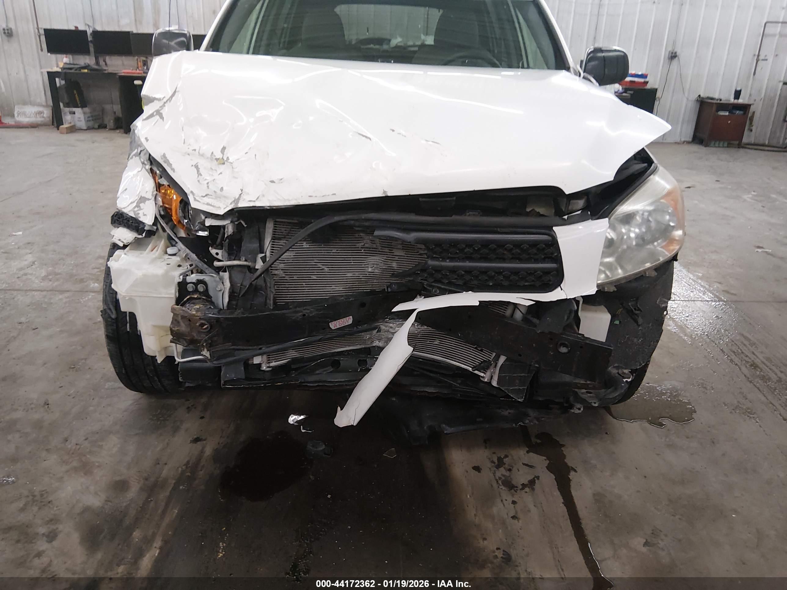 TOYOTA RAV4 image 6