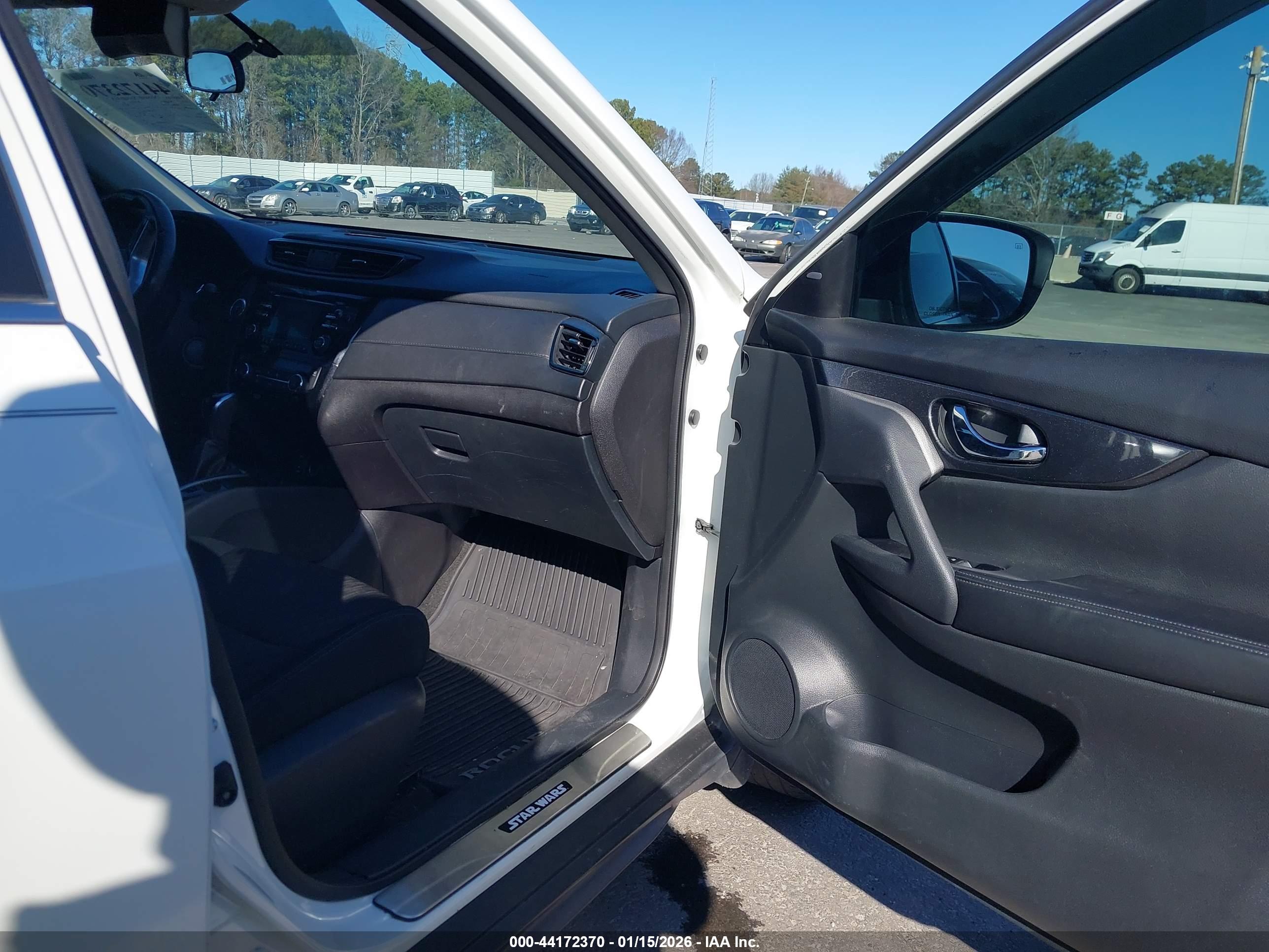 NISSAN ROGUE image 5