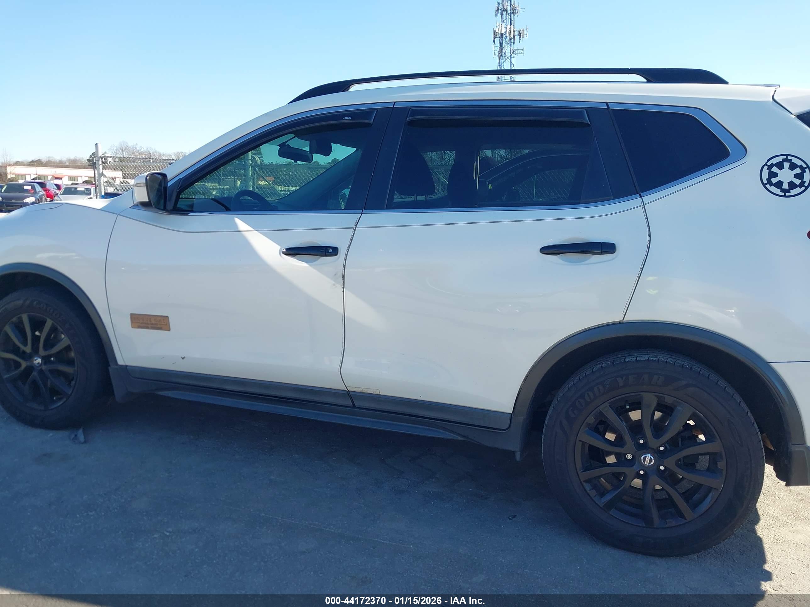 NISSAN ROGUE image 6