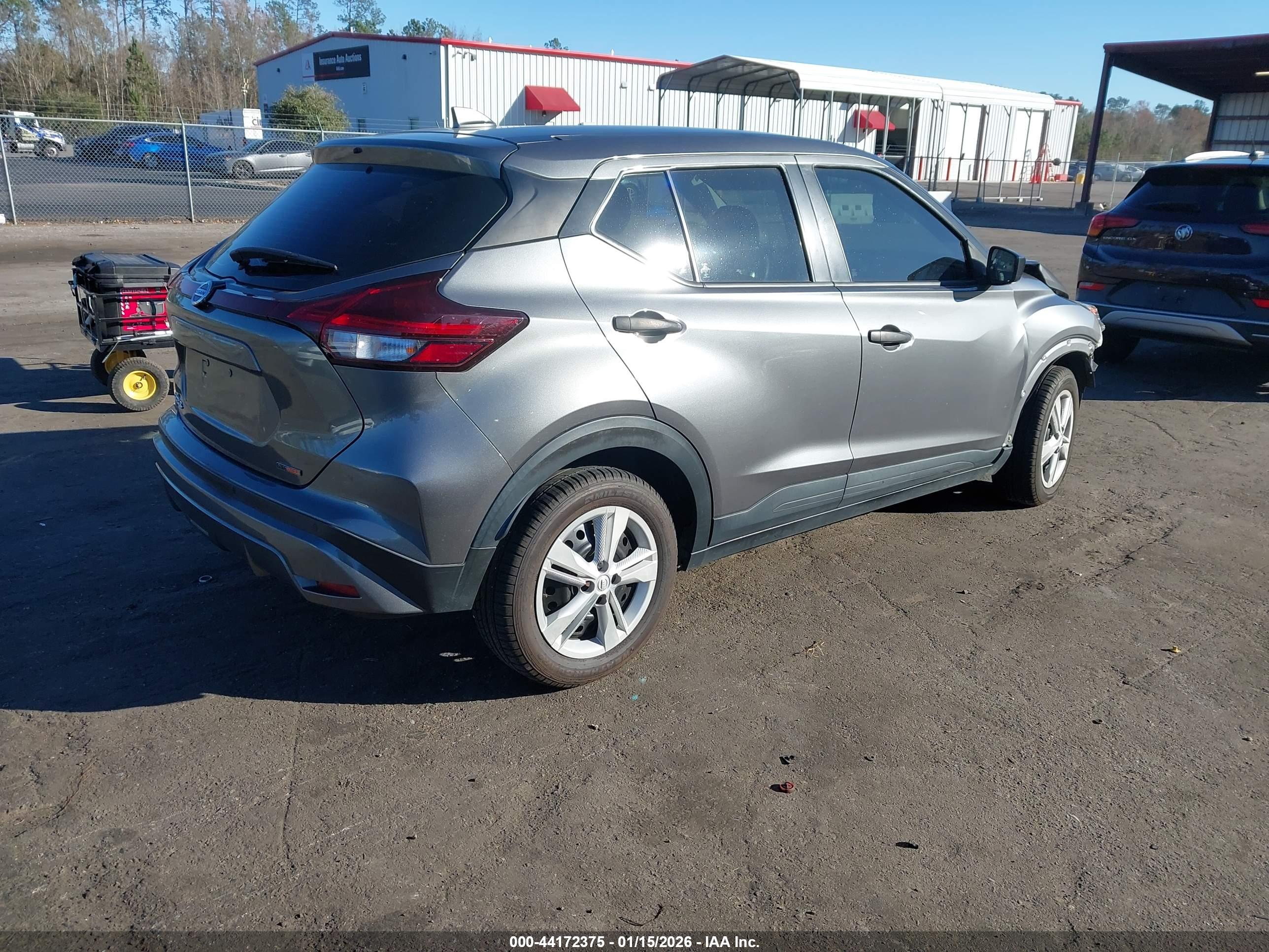 NISSAN KICKS image 4