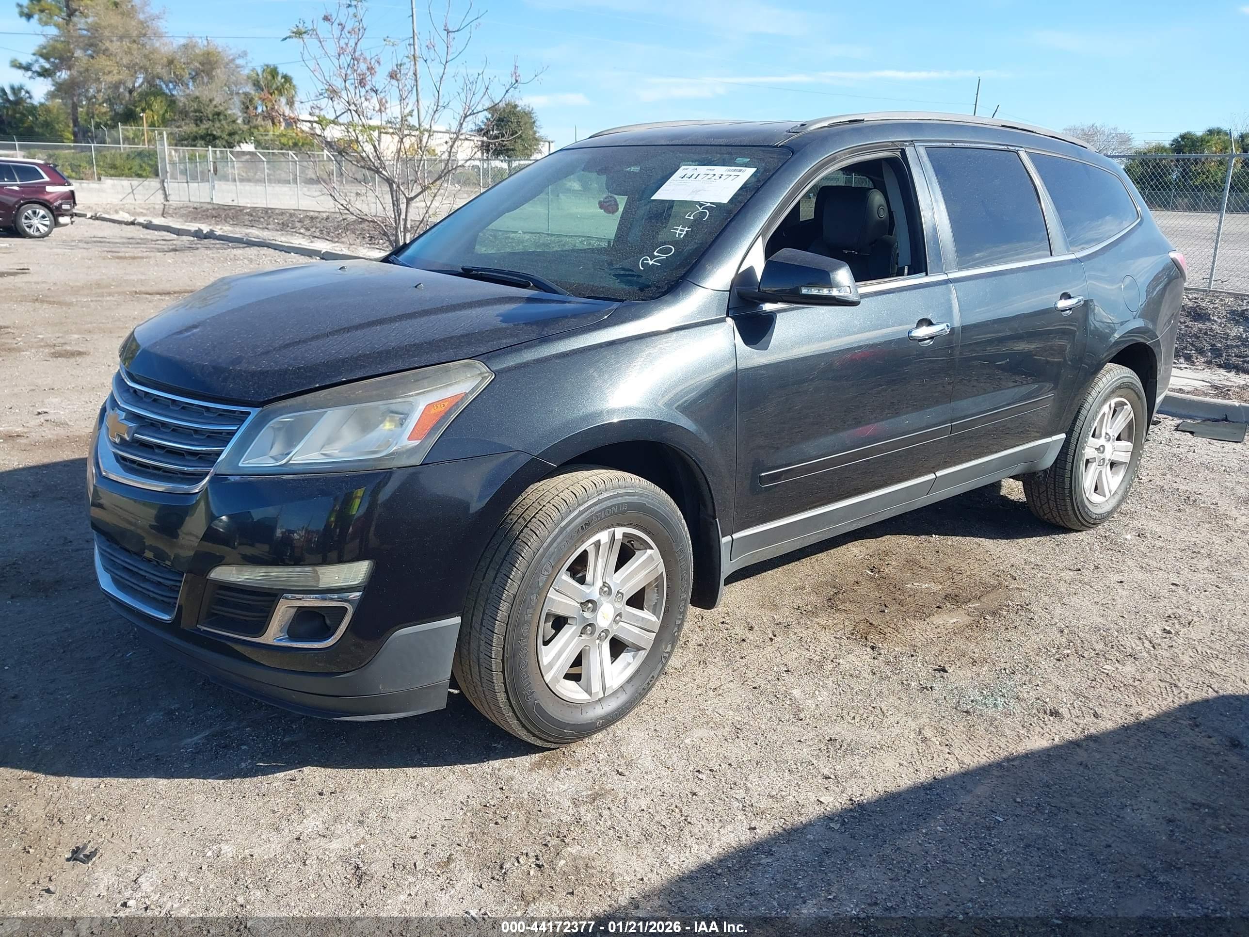 CHEVROLET TRAVERSE image 2