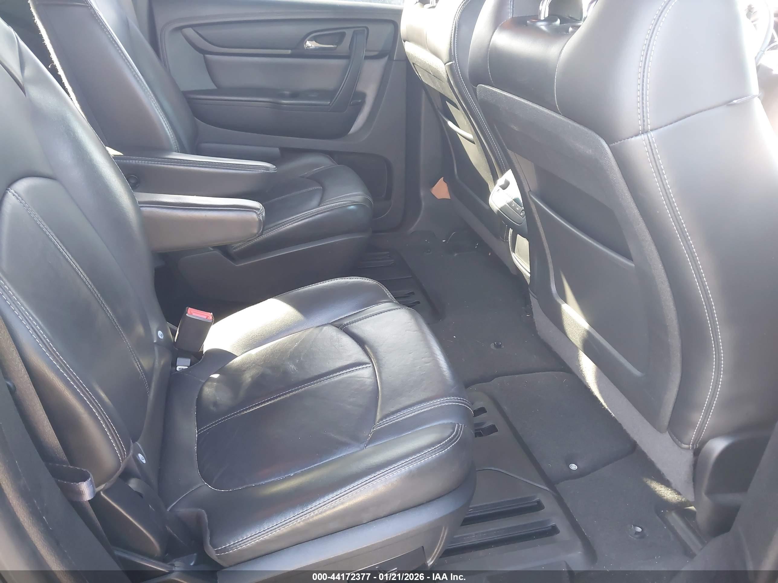 CHEVROLET TRAVERSE image 8
