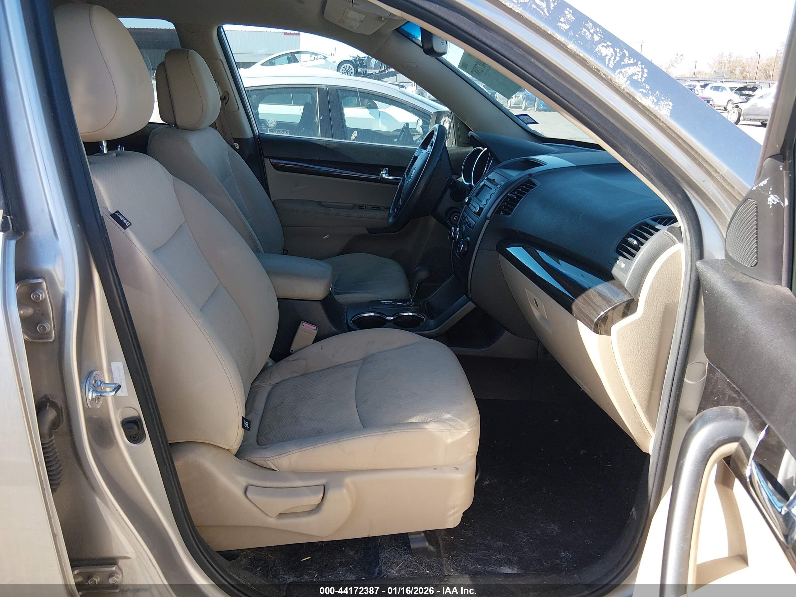 KIA SORENTO image 5