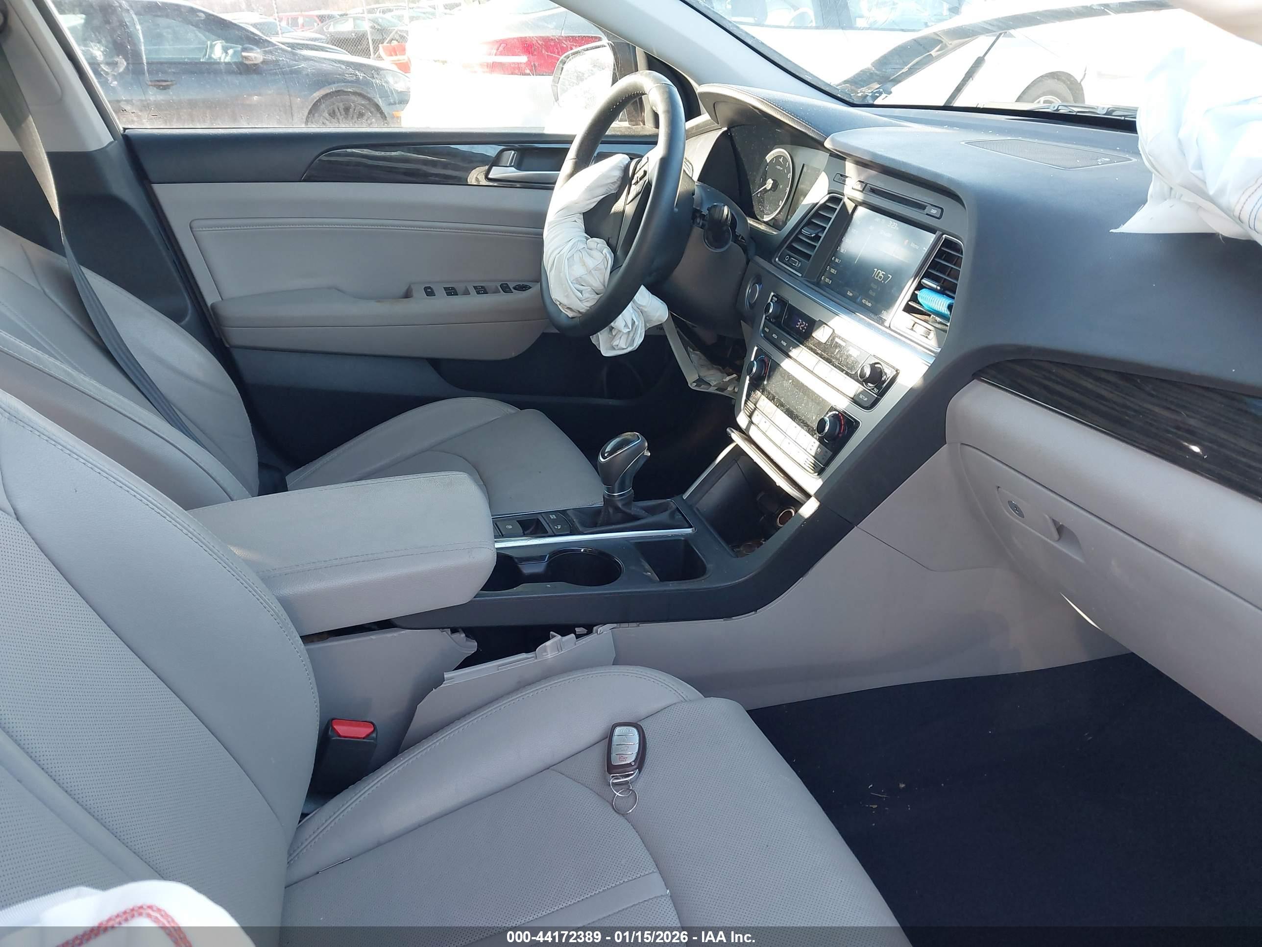 HYUNDAI SONATA image 5