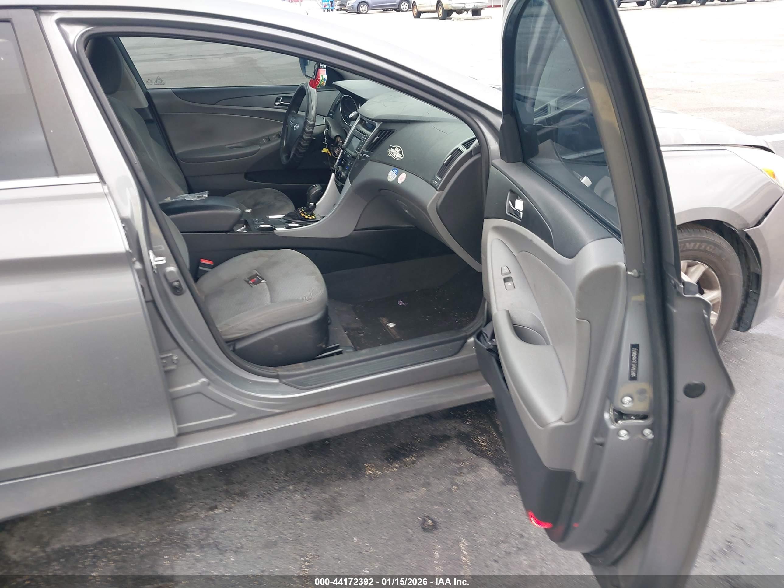 HYUNDAI SONATA image 5