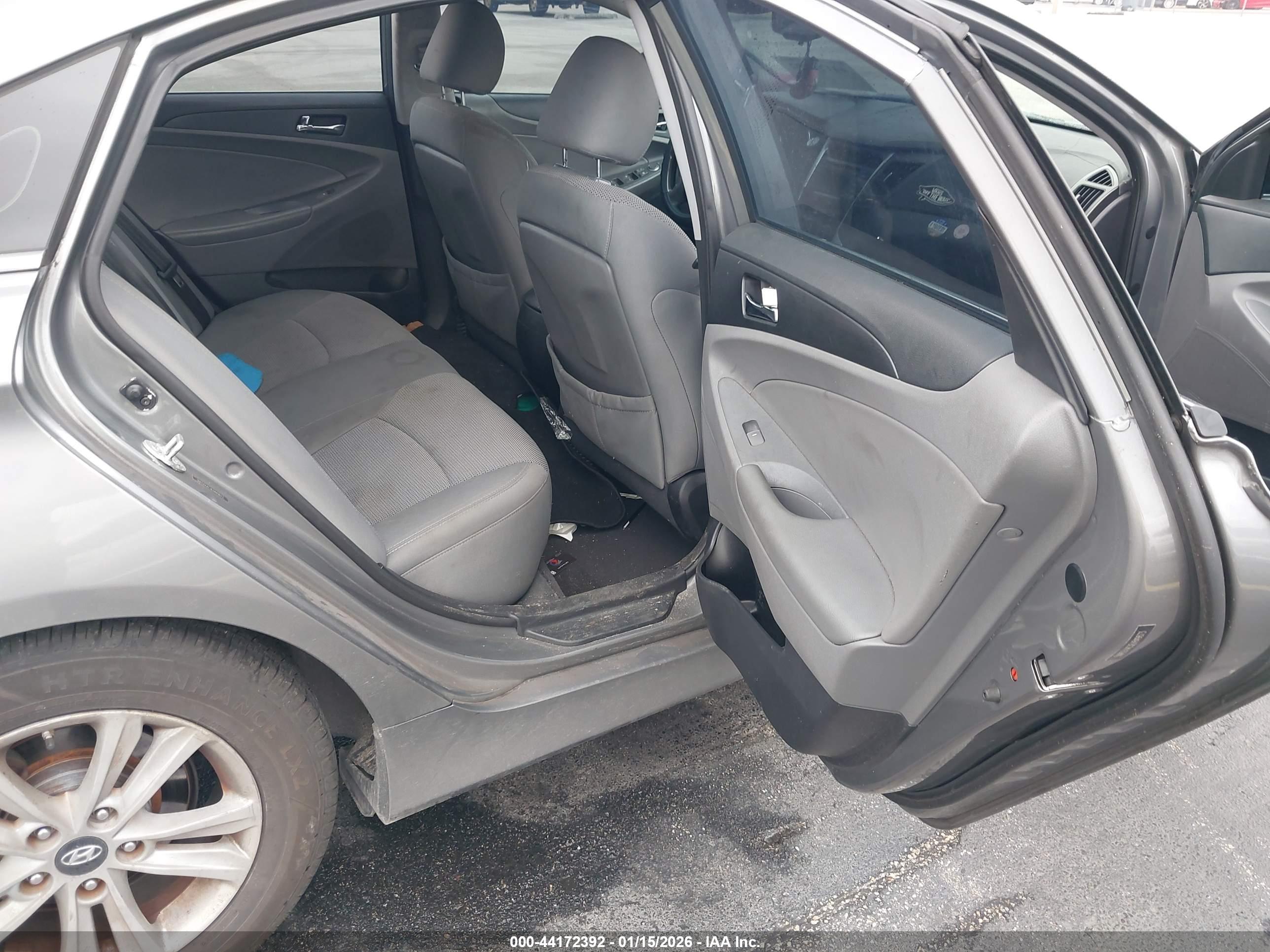 HYUNDAI SONATA image 8