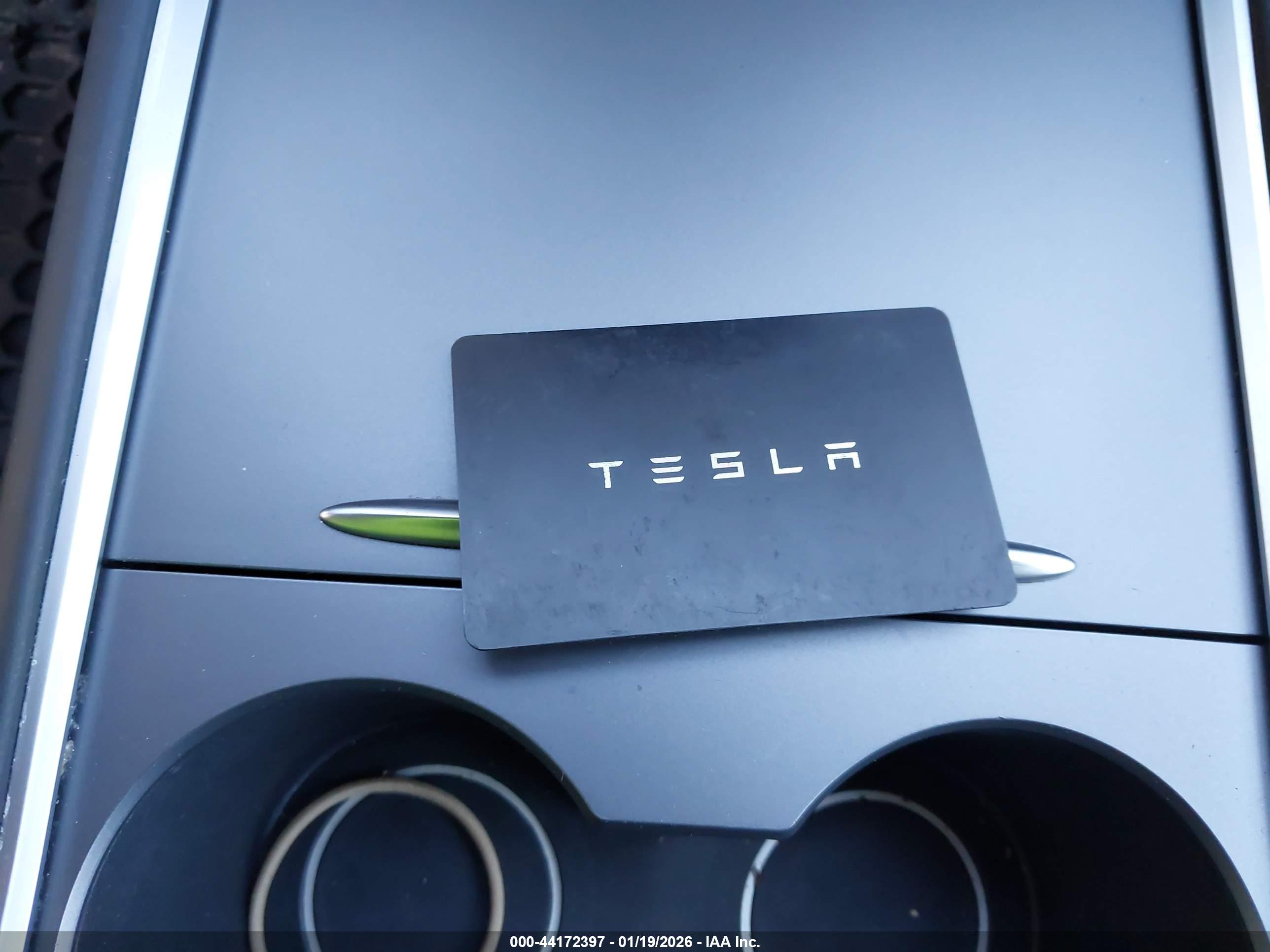 TESLA MODEL image 11