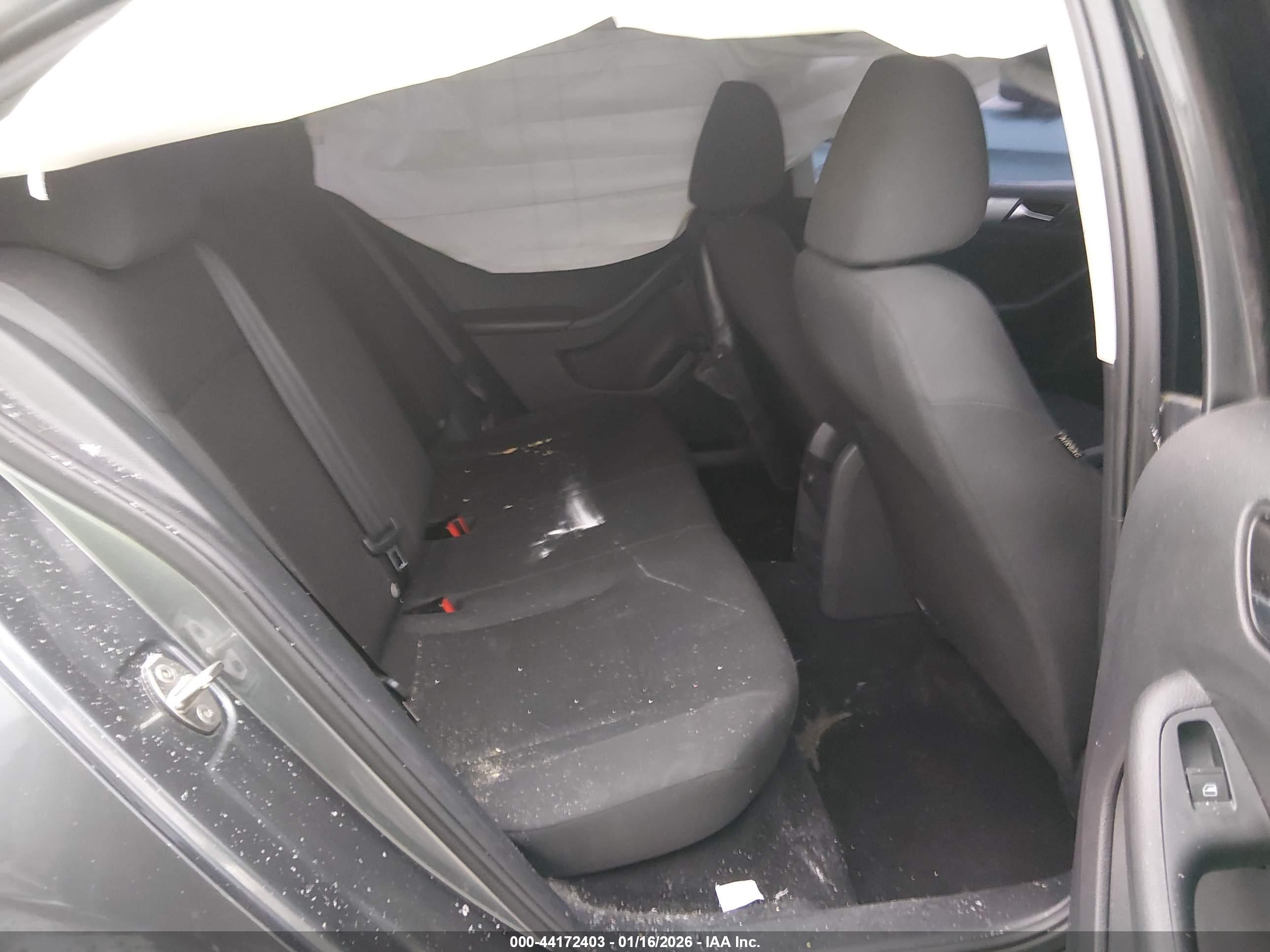 VOLKSWAGEN JETTA image 8