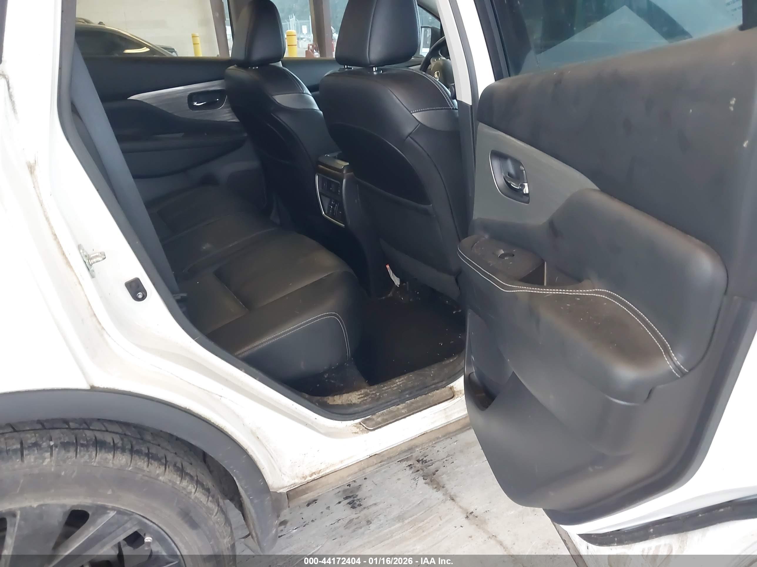 NISSAN MURANO image 8