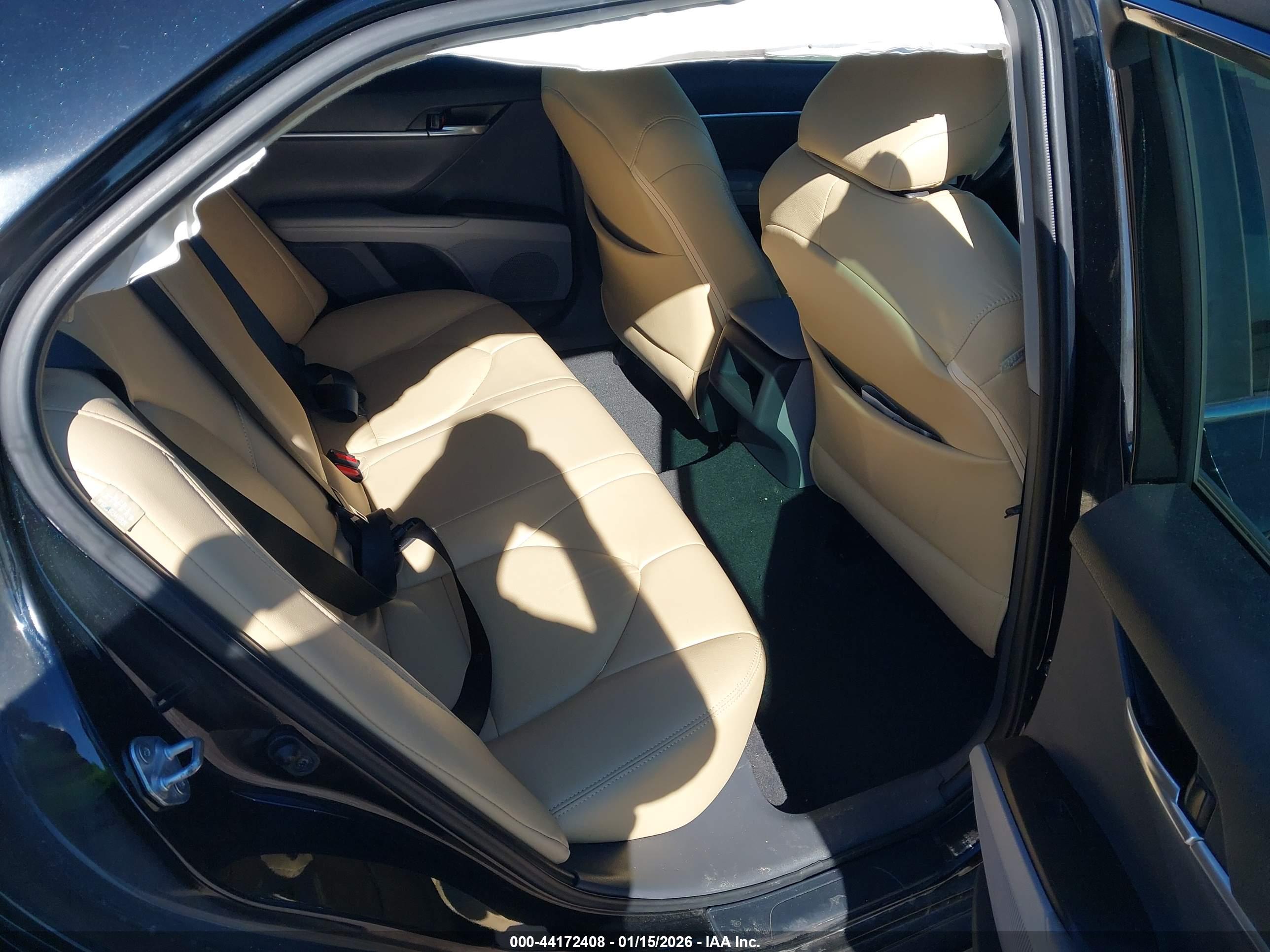 TOYOTA CAMRY image 8
