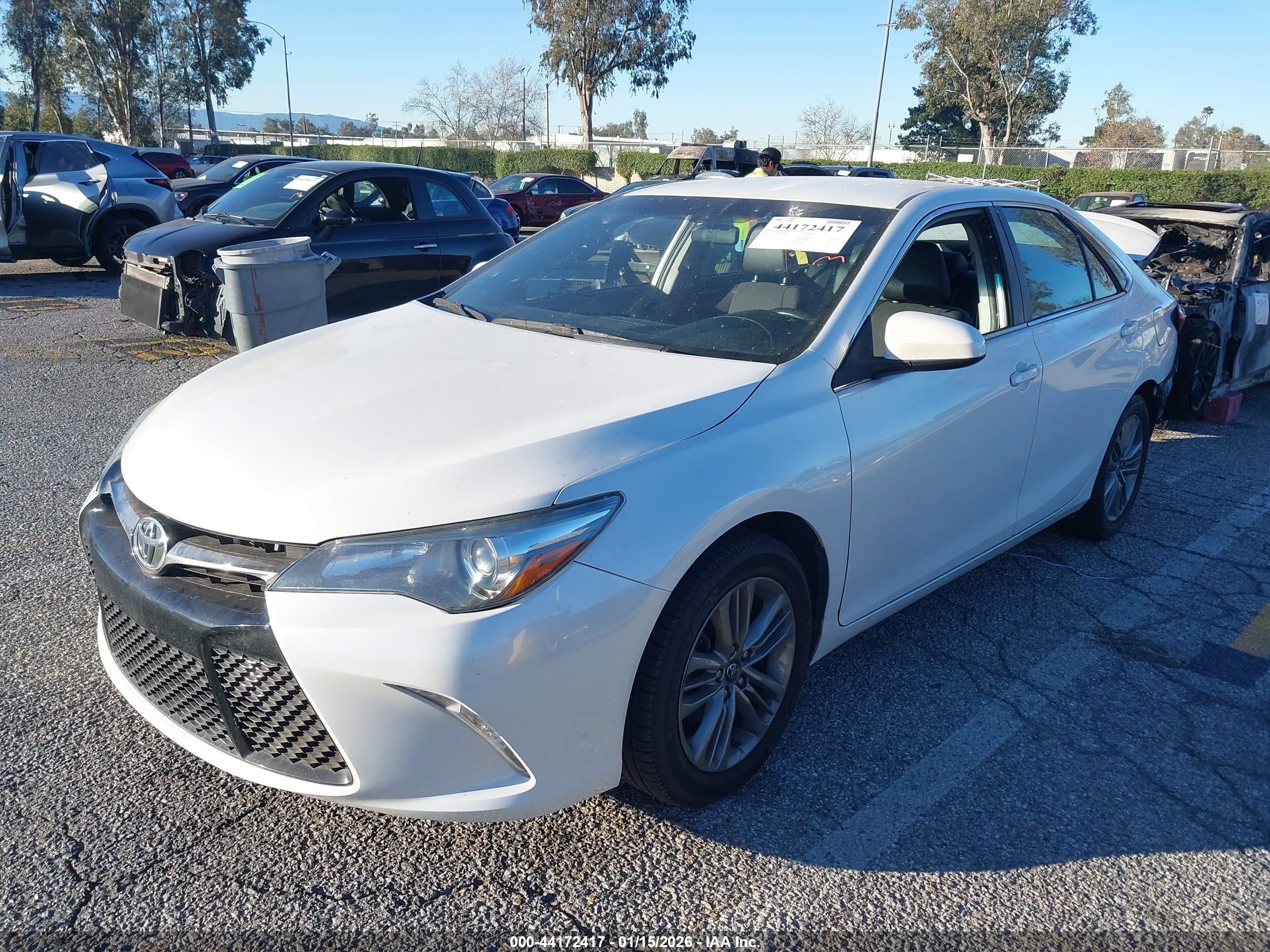 TOYOTA CAMRY image 2