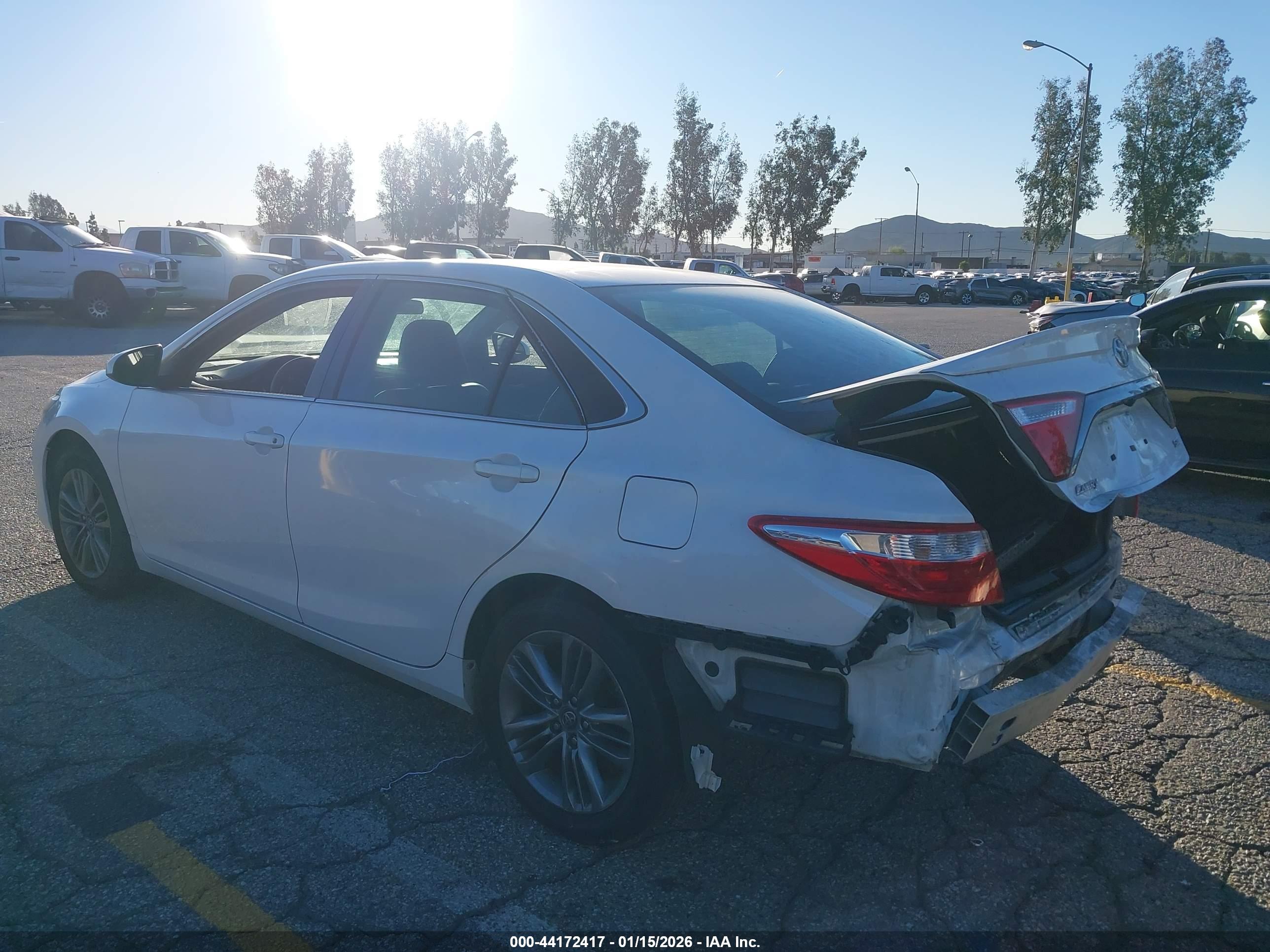 TOYOTA CAMRY image 3