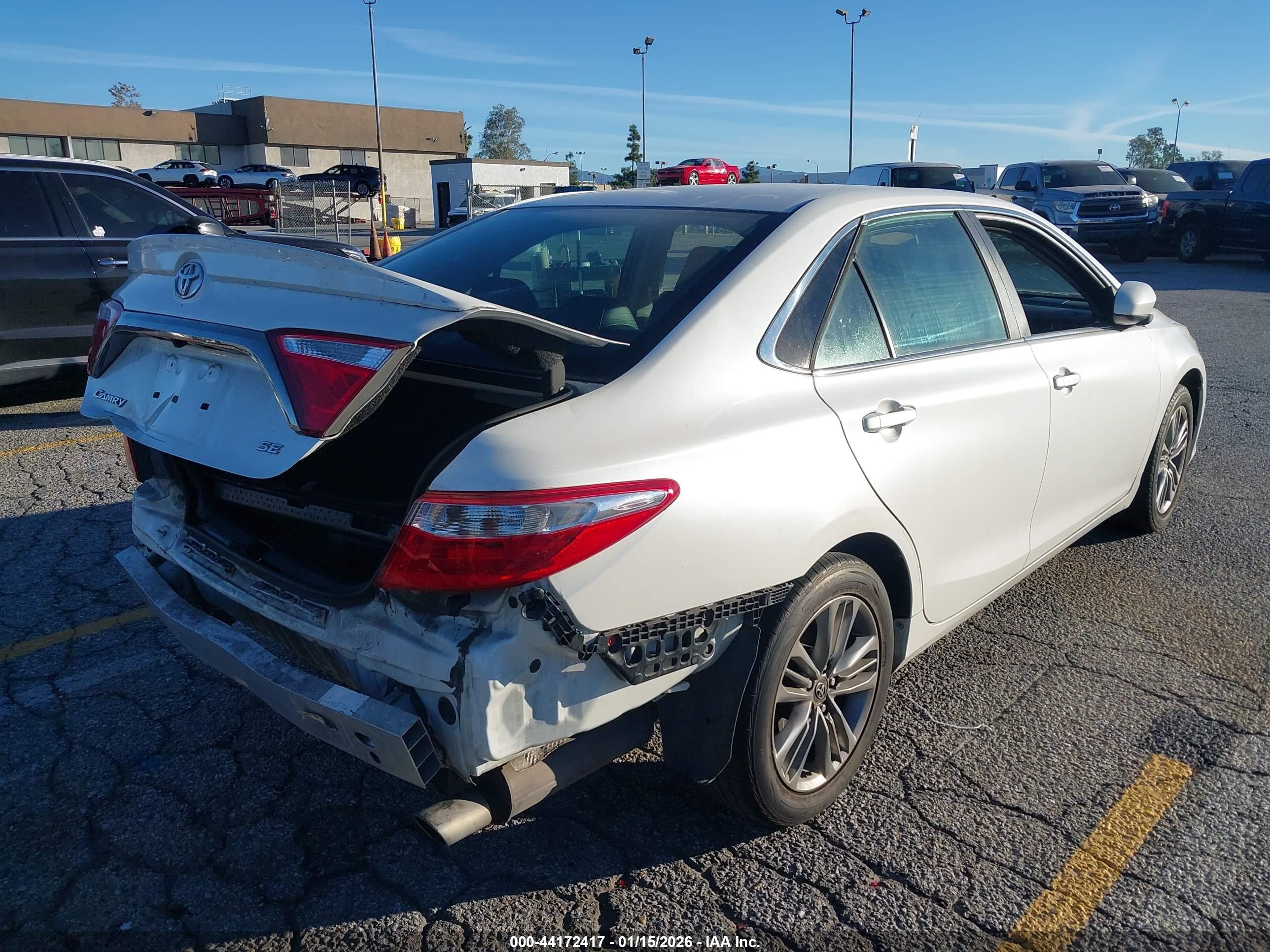 TOYOTA CAMRY image 4