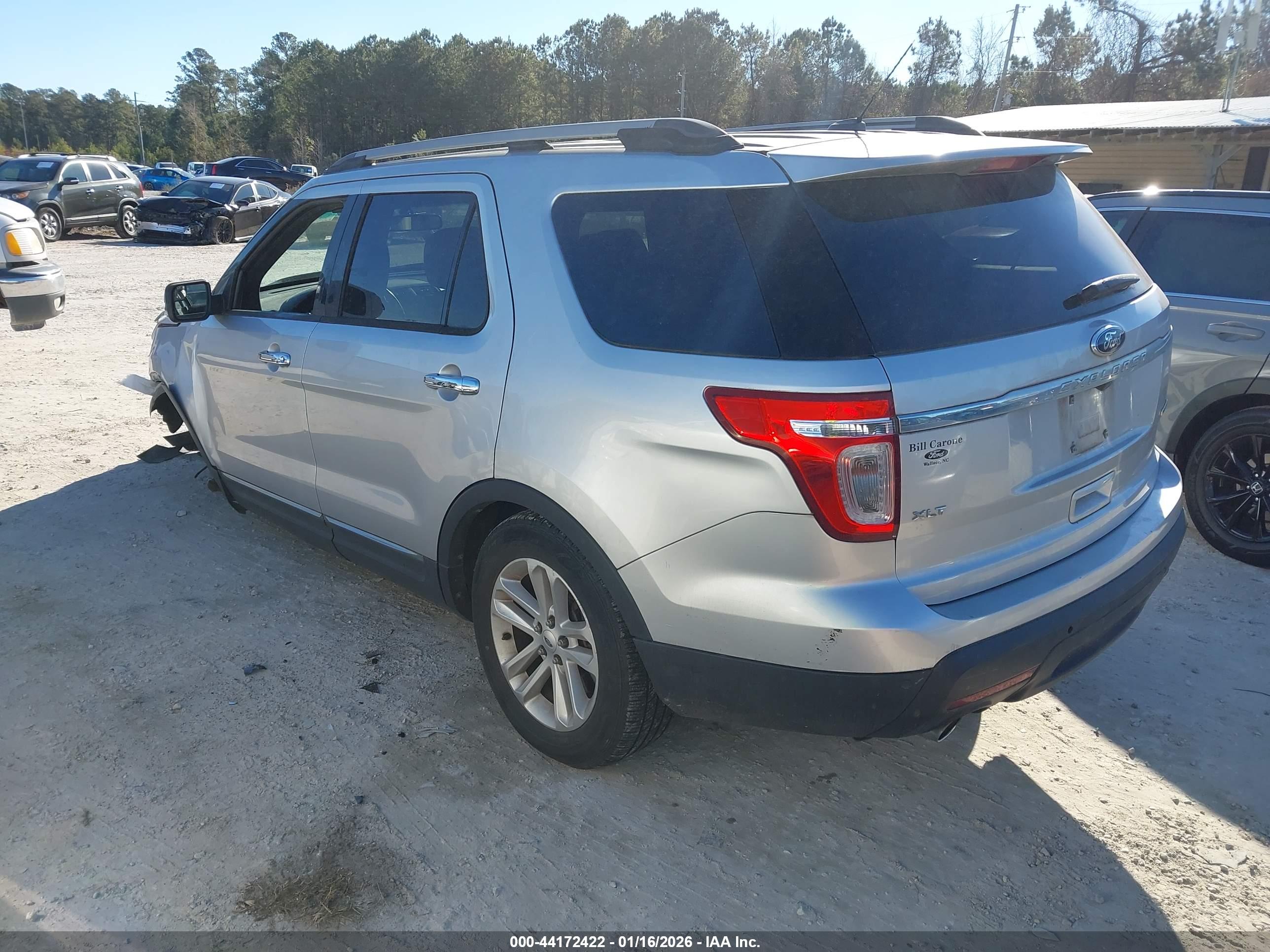 FORD EXPLORER image 3