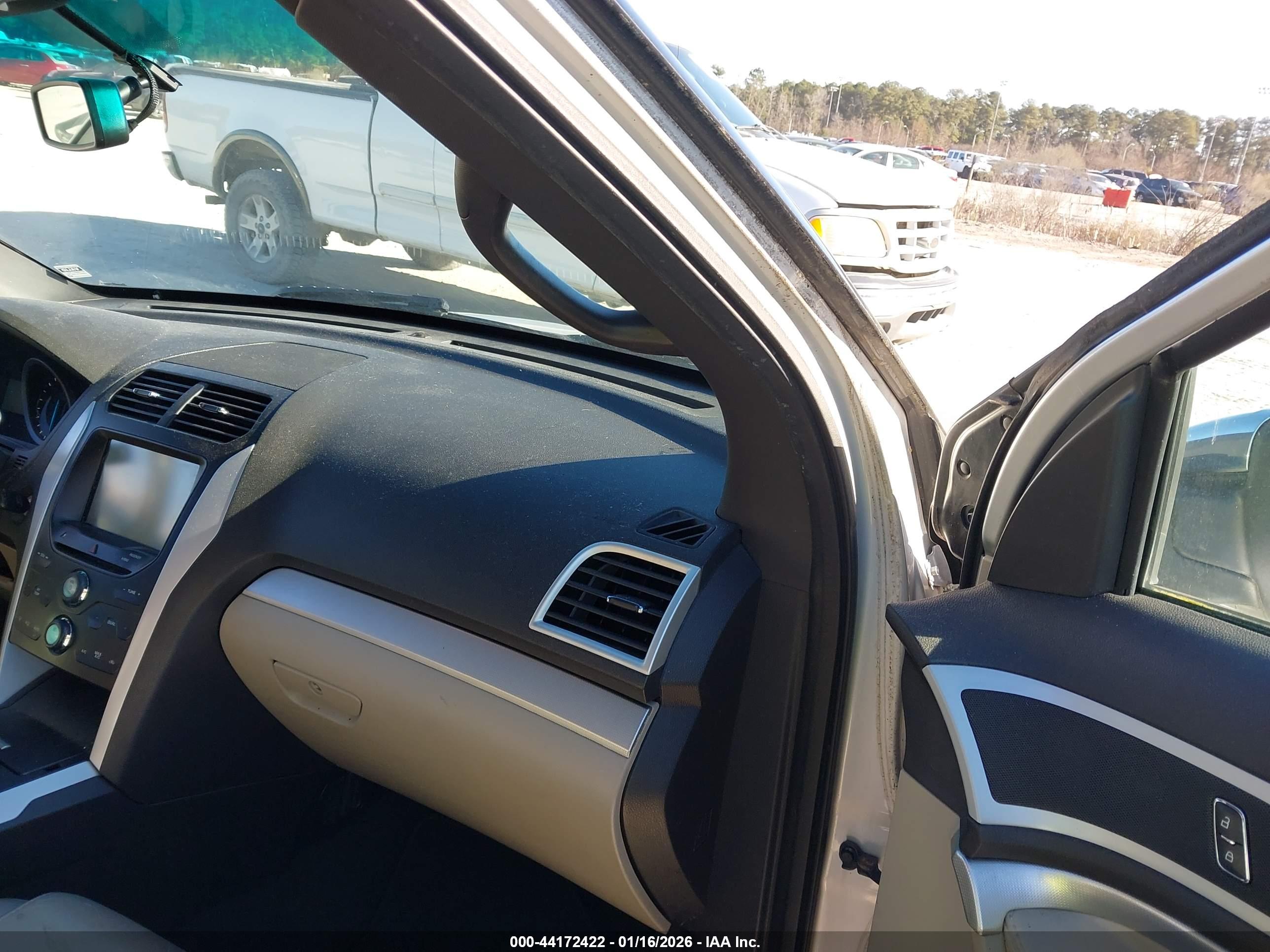 FORD EXPLORER image 5