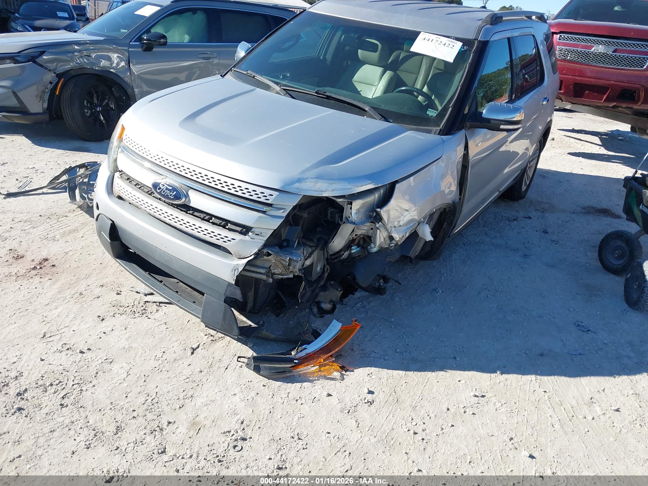 FORD EXPLORER image 6