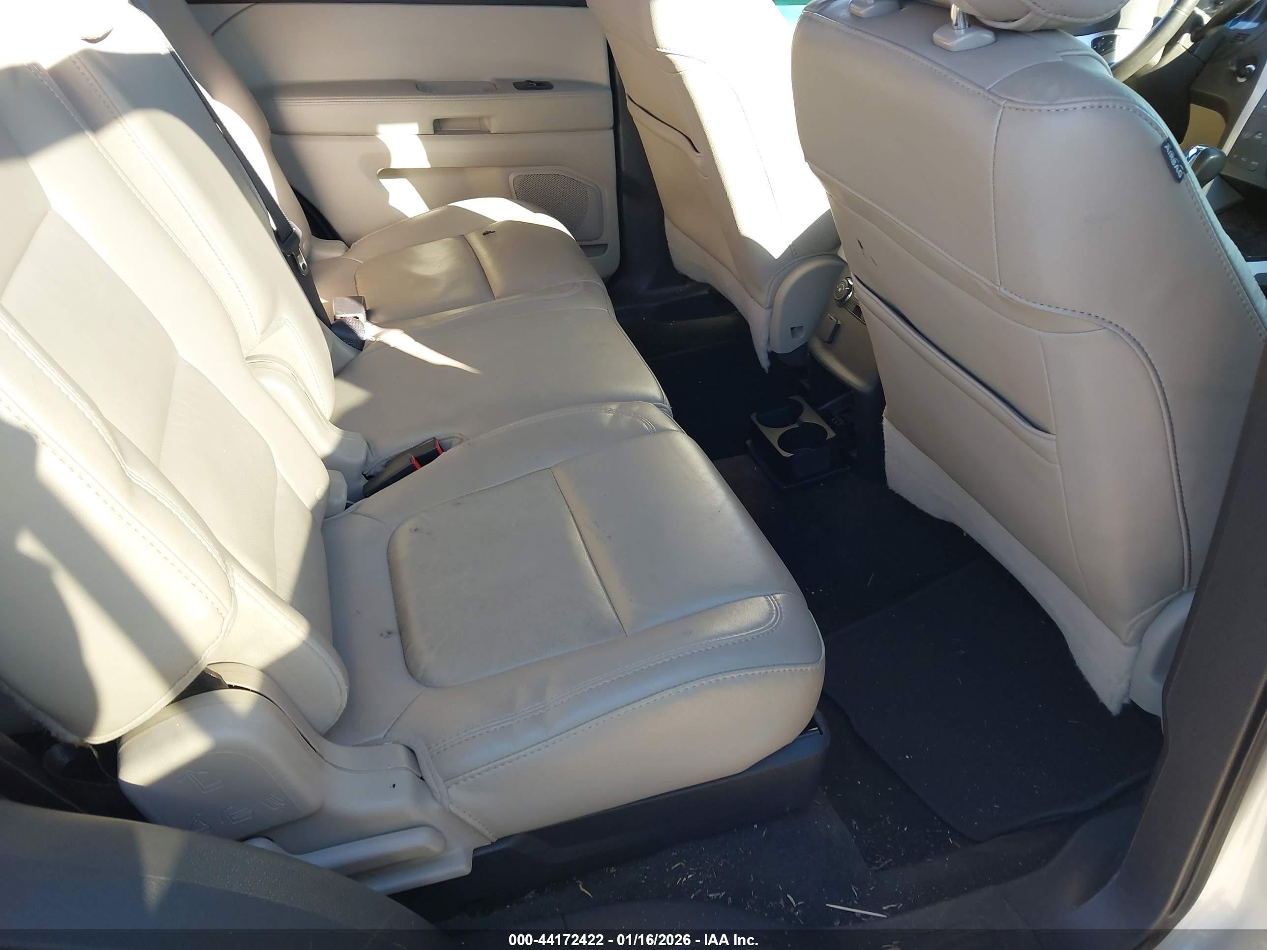 FORD EXPLORER image 8