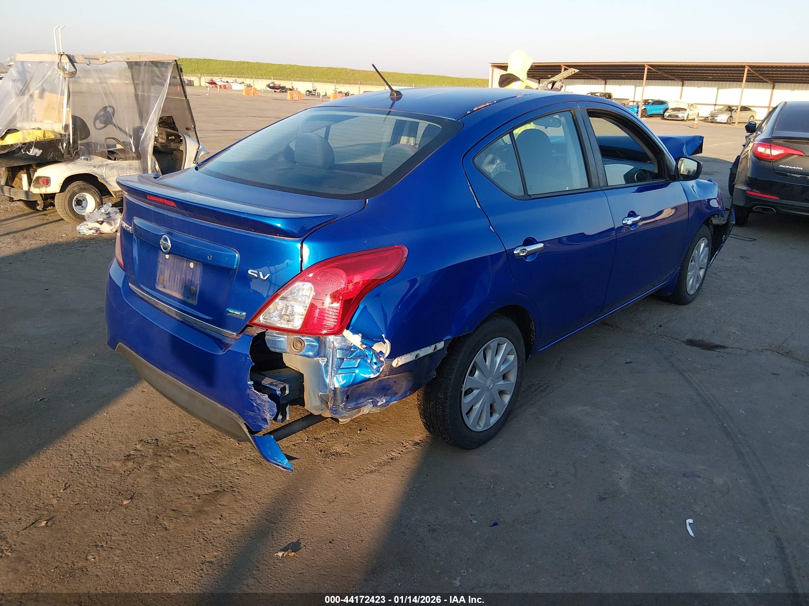 NISSAN VERSA image 4