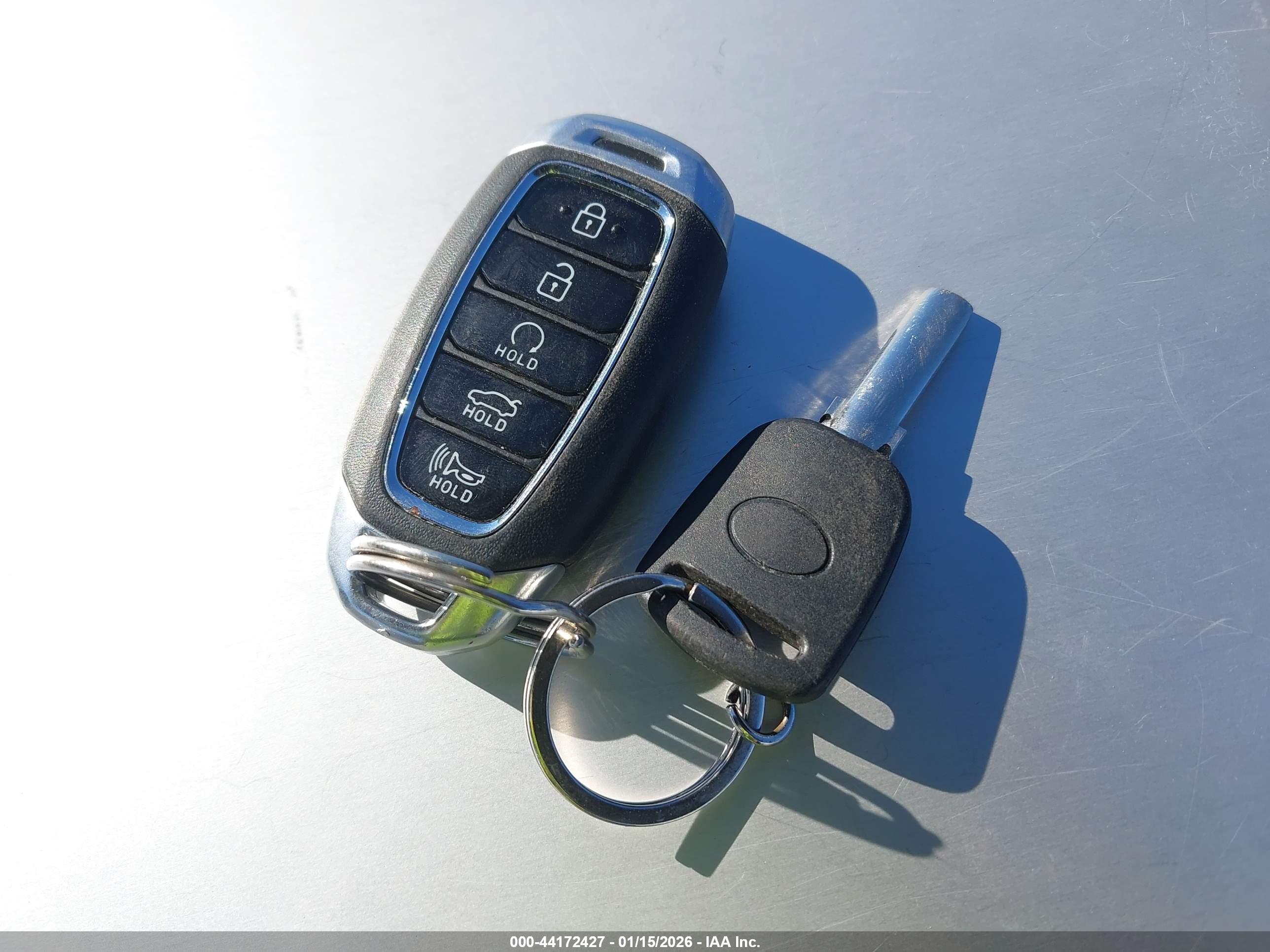 HYUNDAI ELANTRA image 11