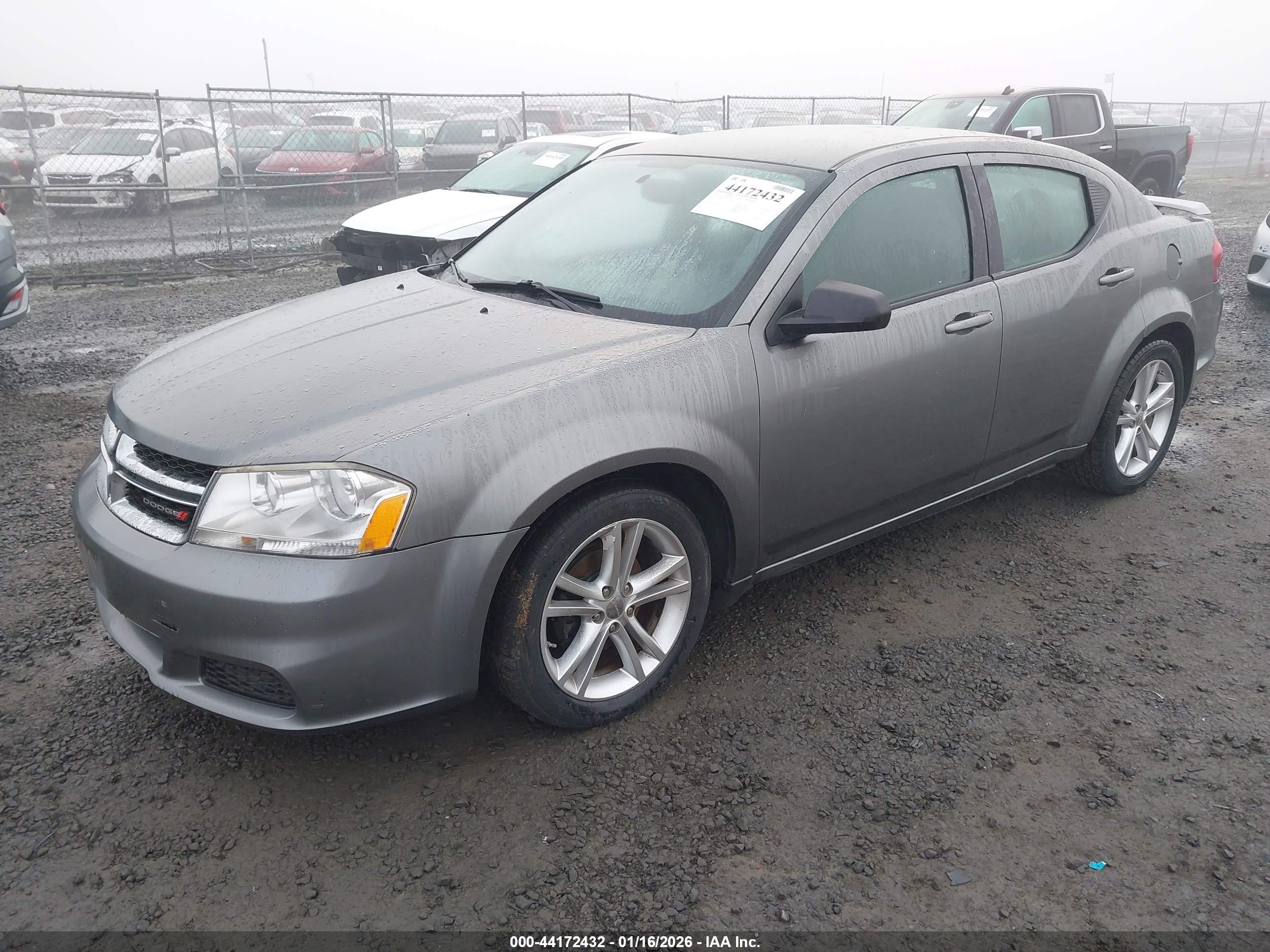 DODGE AVENGER image 2