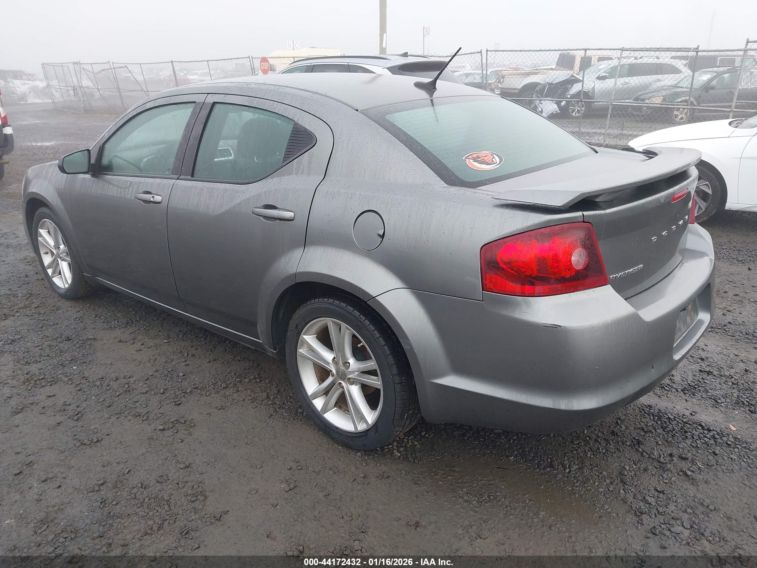 DODGE AVENGER image 3