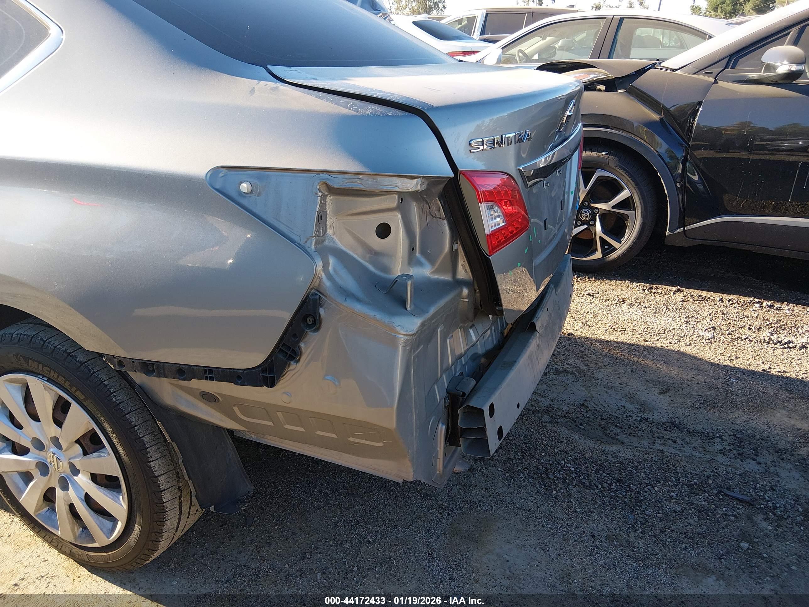 NISSAN SENTRA image 6