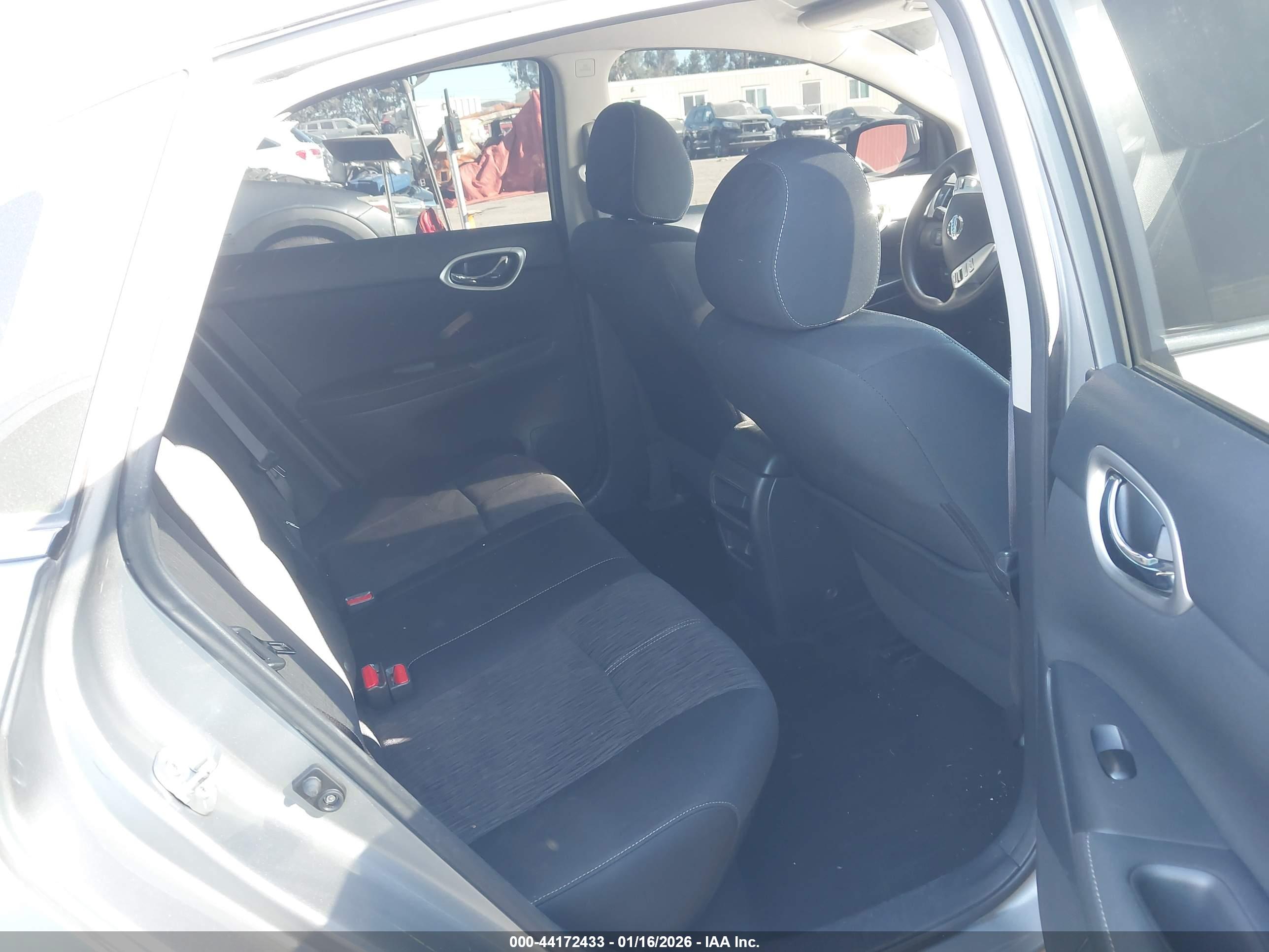 NISSAN SENTRA image 8