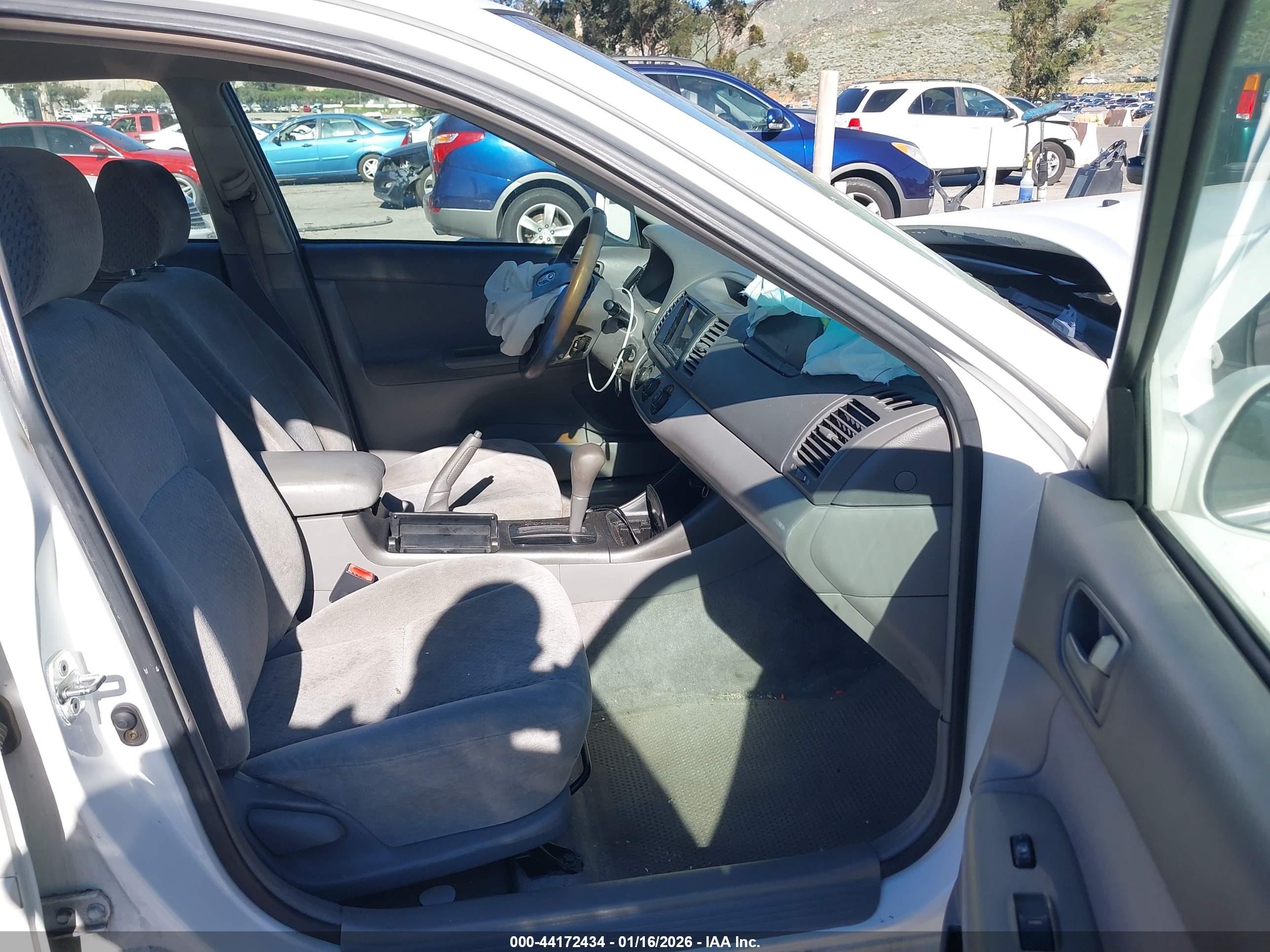 TOYOTA CAMRY image 5