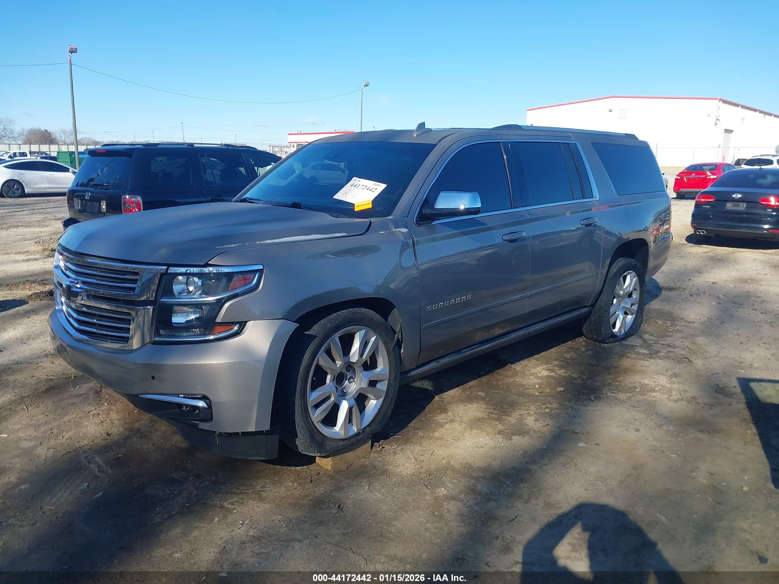 CHEVROLET SUBURBAN image 2