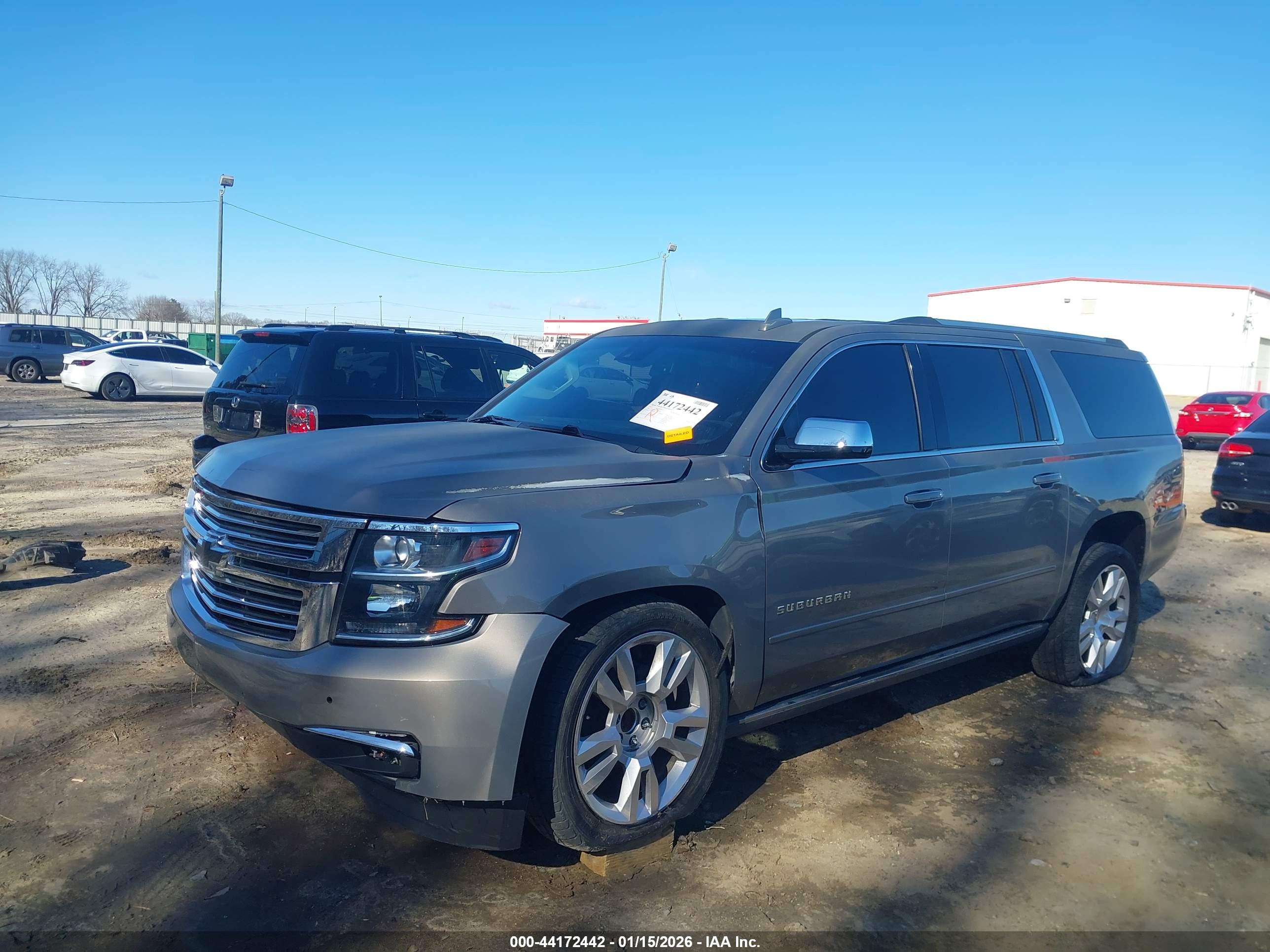 CHEVROLET SUBURBAN image 6