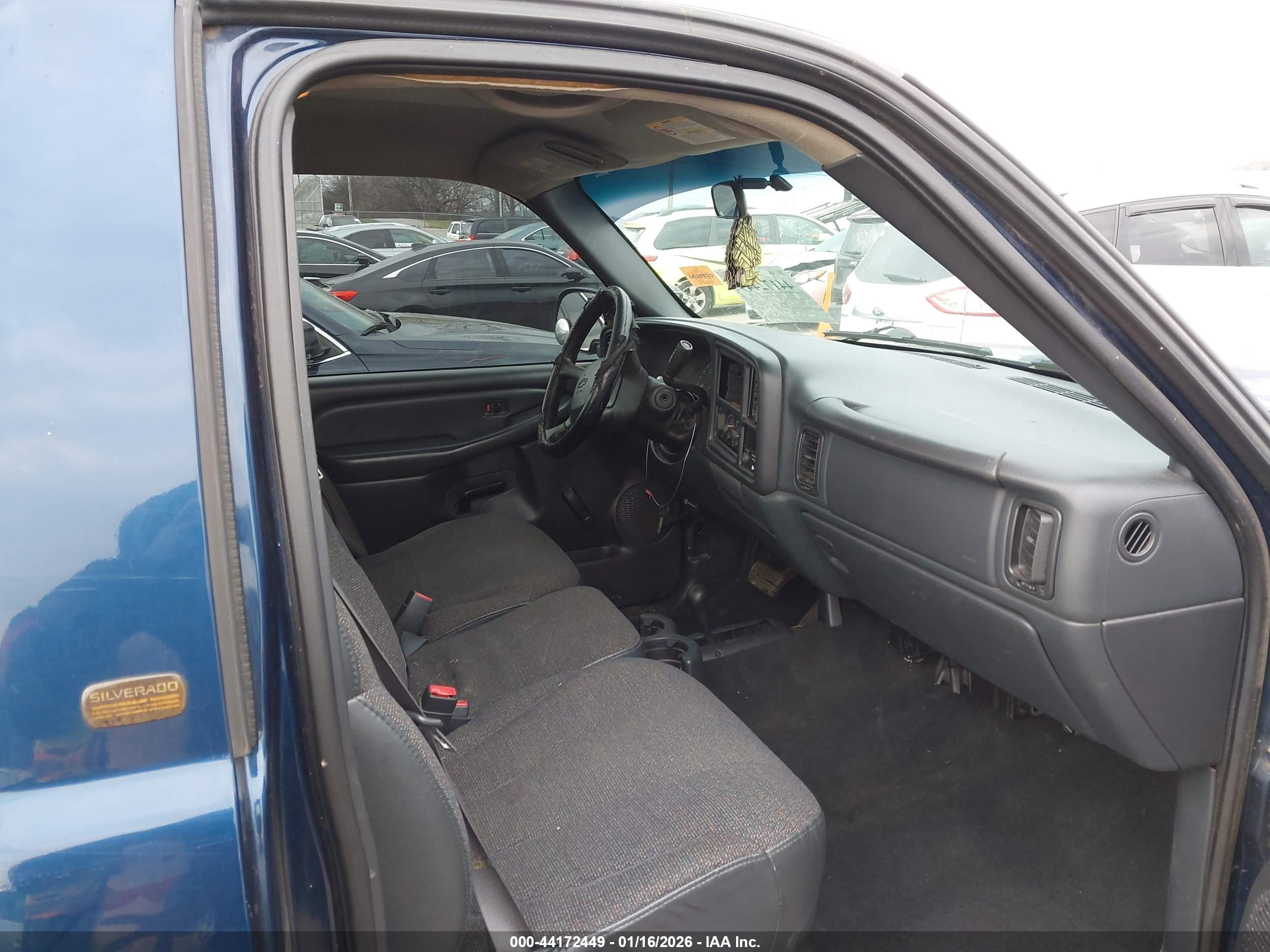 CHEVROLET SILVERADO image 8