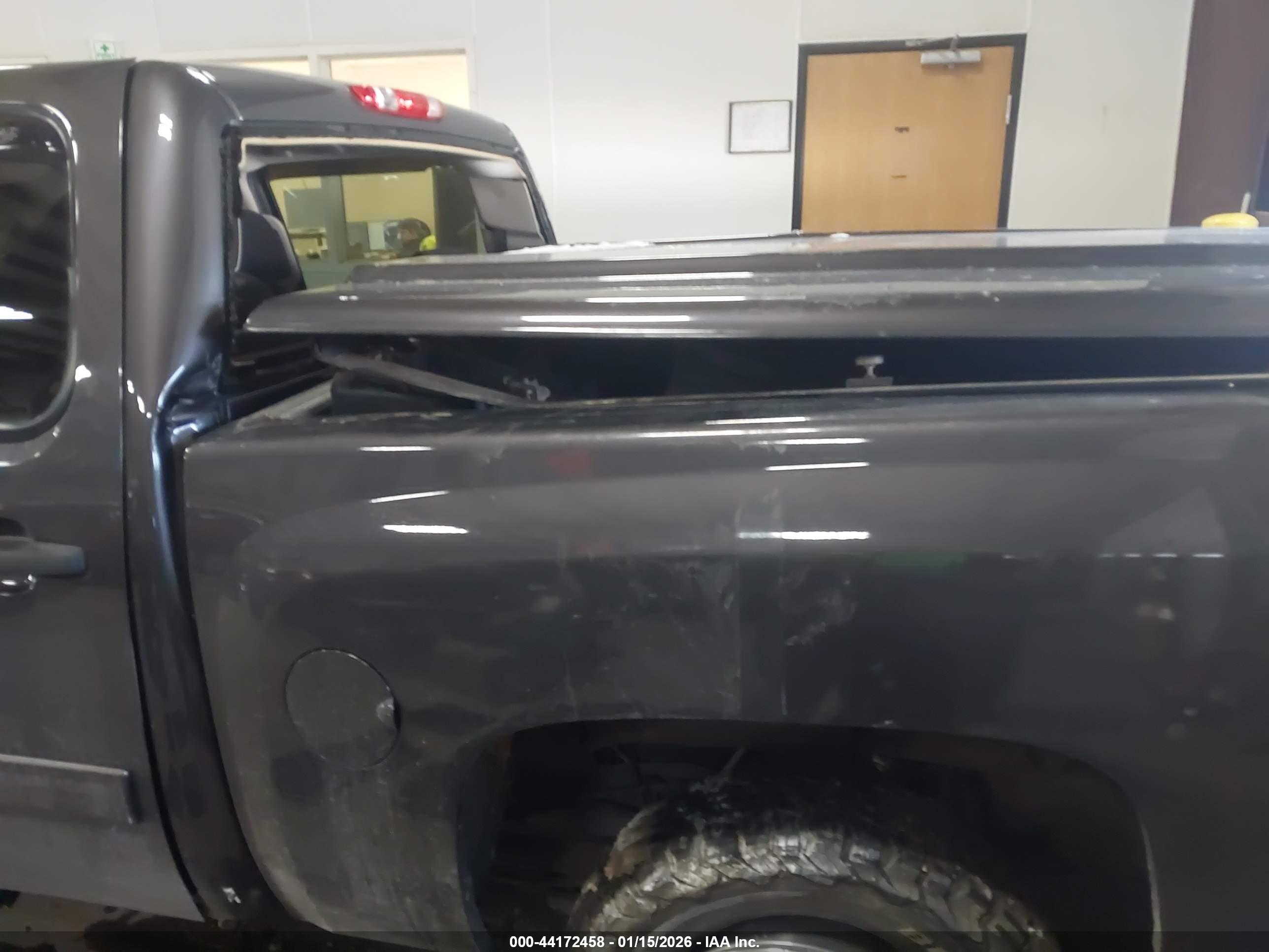 CHEVROLET SILVERADO image 6