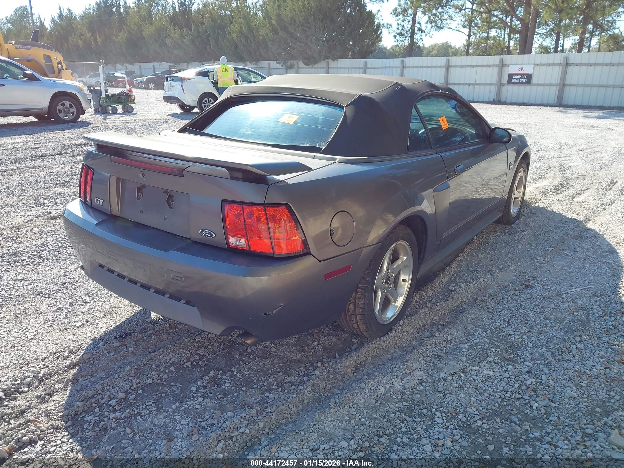 FORD MUSTANG image 4