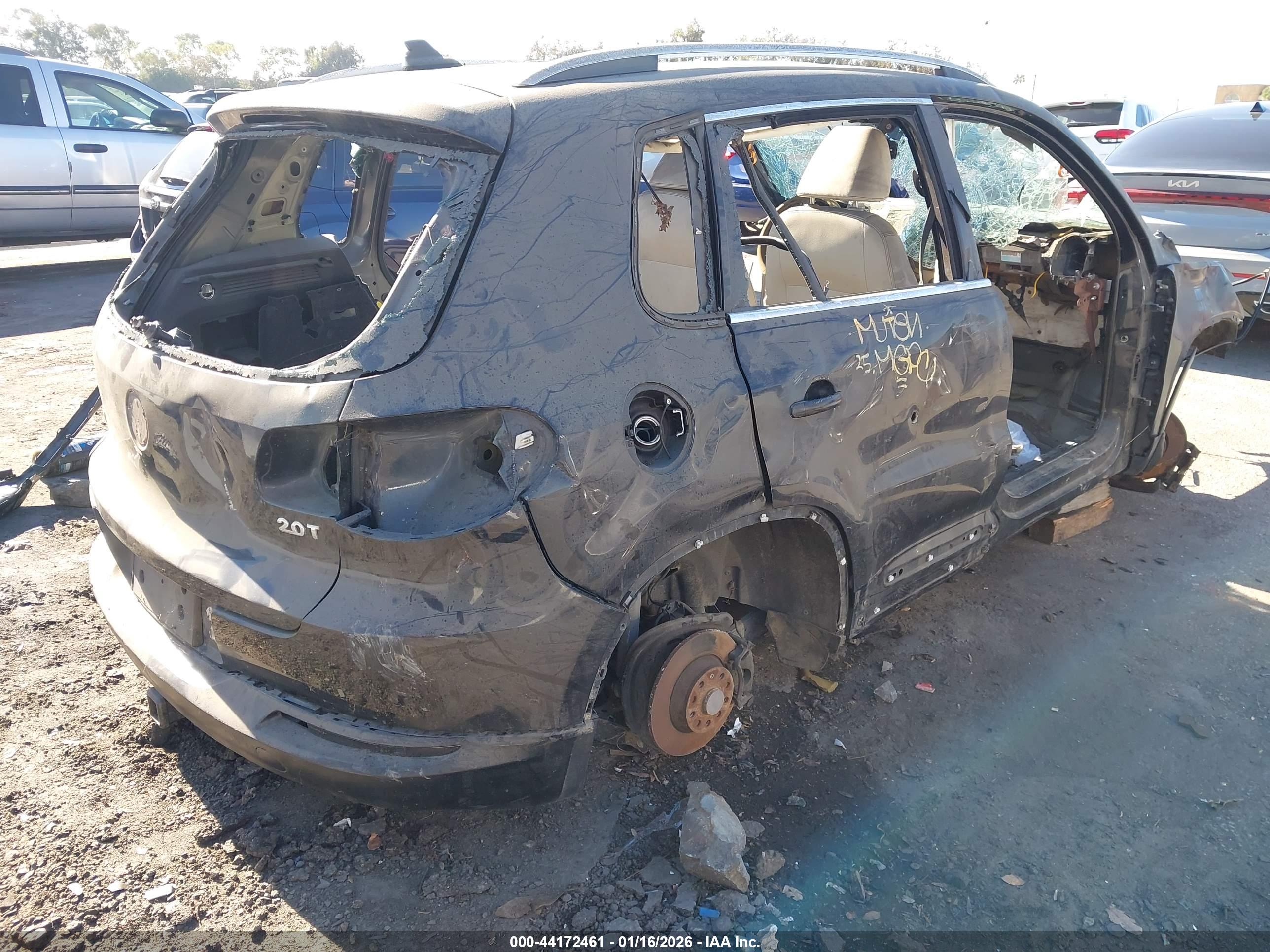 VOLKSWAGEN TIGUAN image 4
