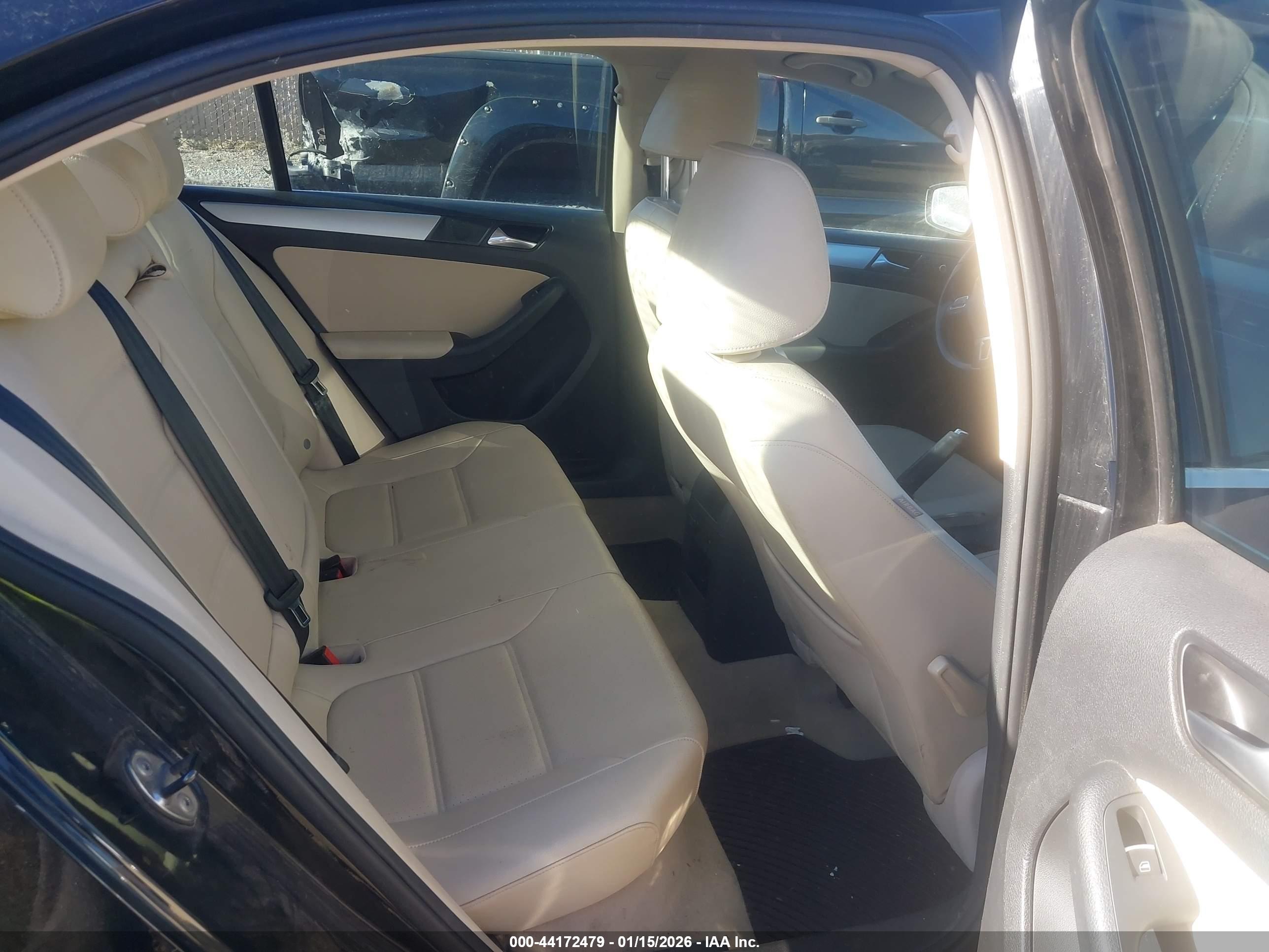VOLKSWAGEN JETTA image 8