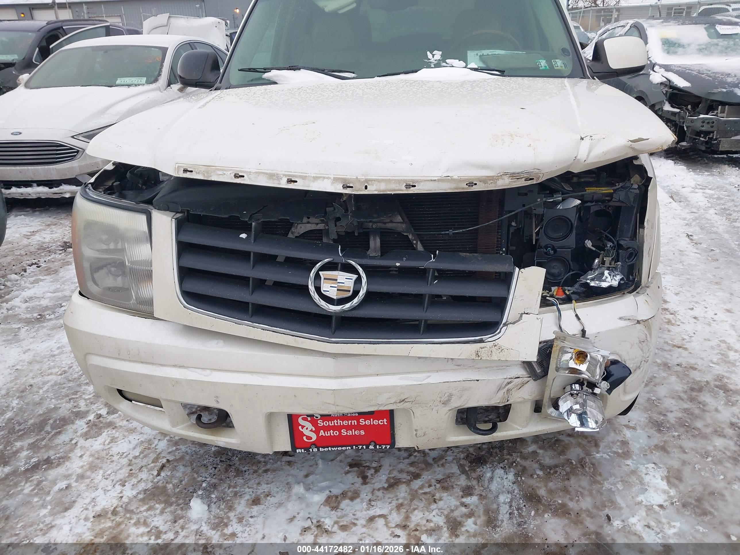 CADILLAC ESCALADE image 6