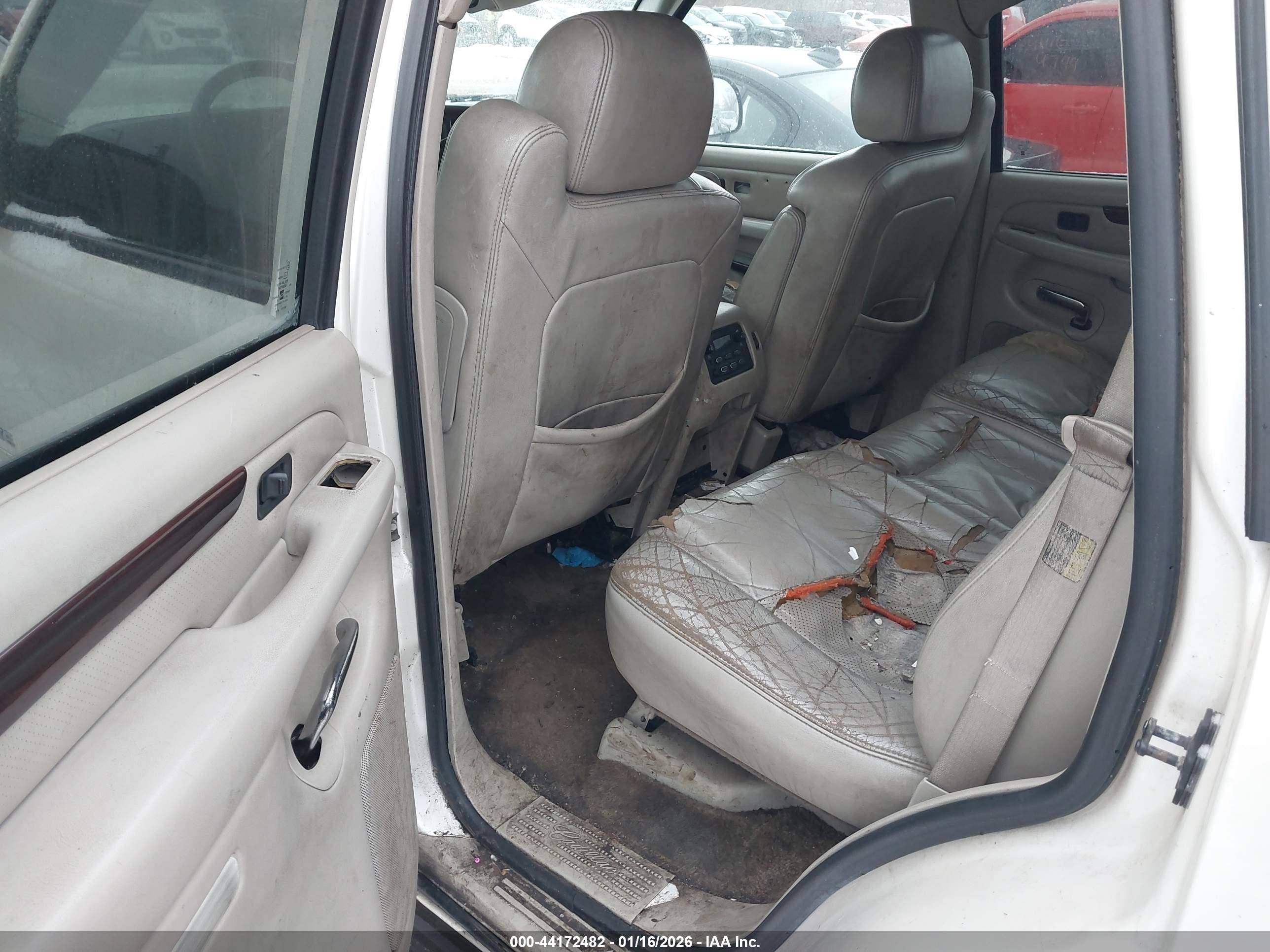 CADILLAC ESCALADE image 8