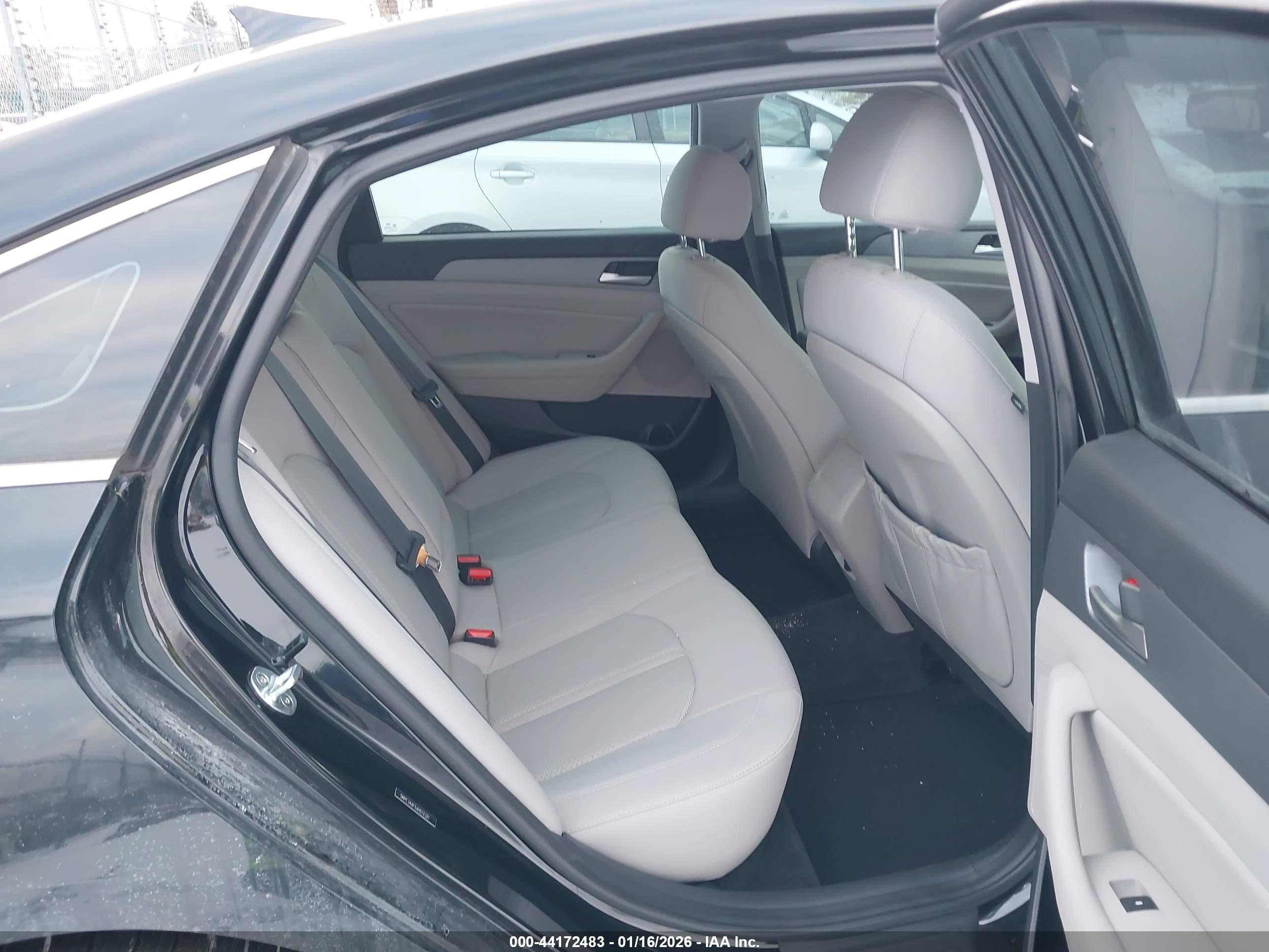 HYUNDAI SONATA image 8