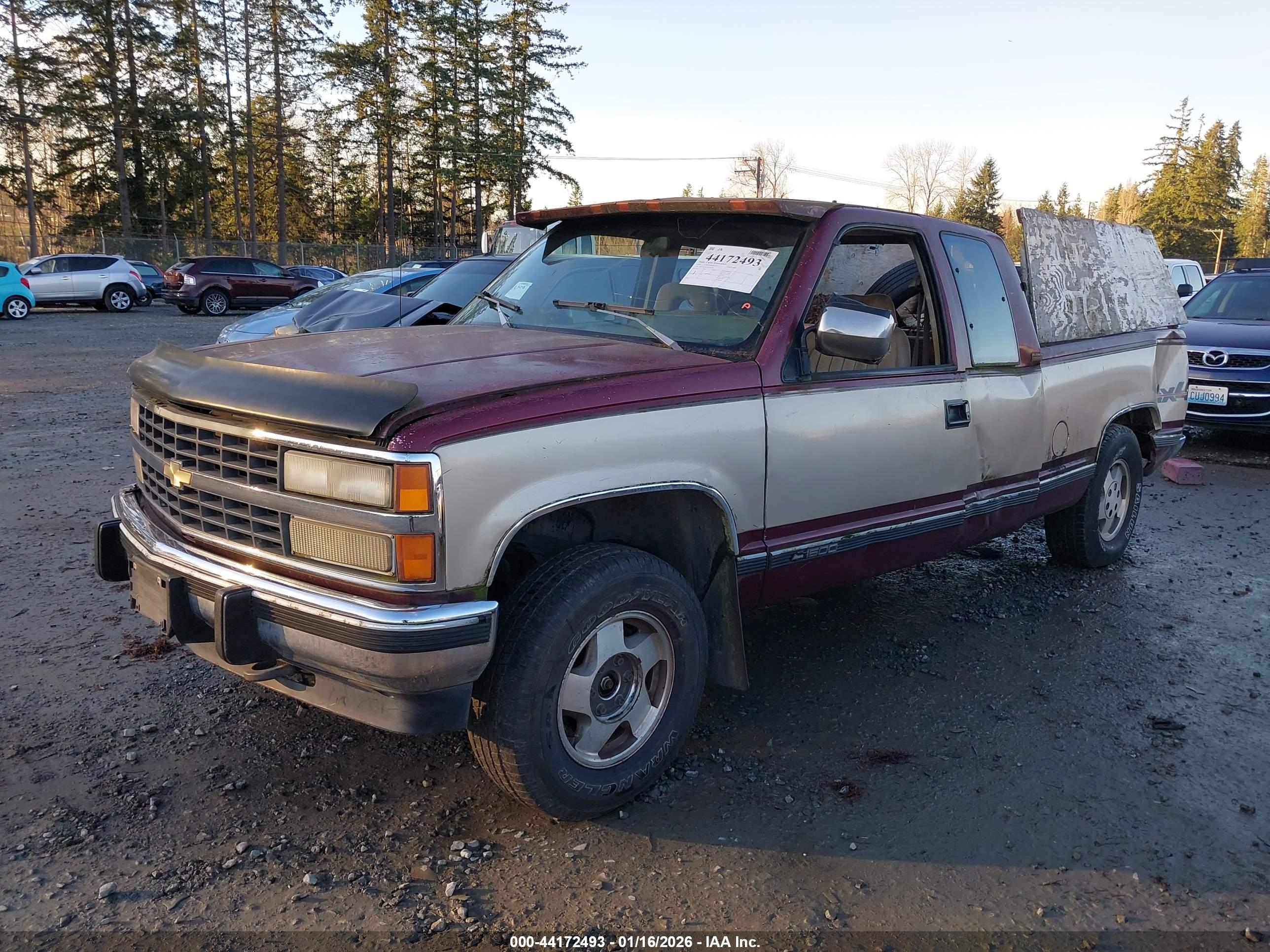 CHEVROLET GMT-400 image 2