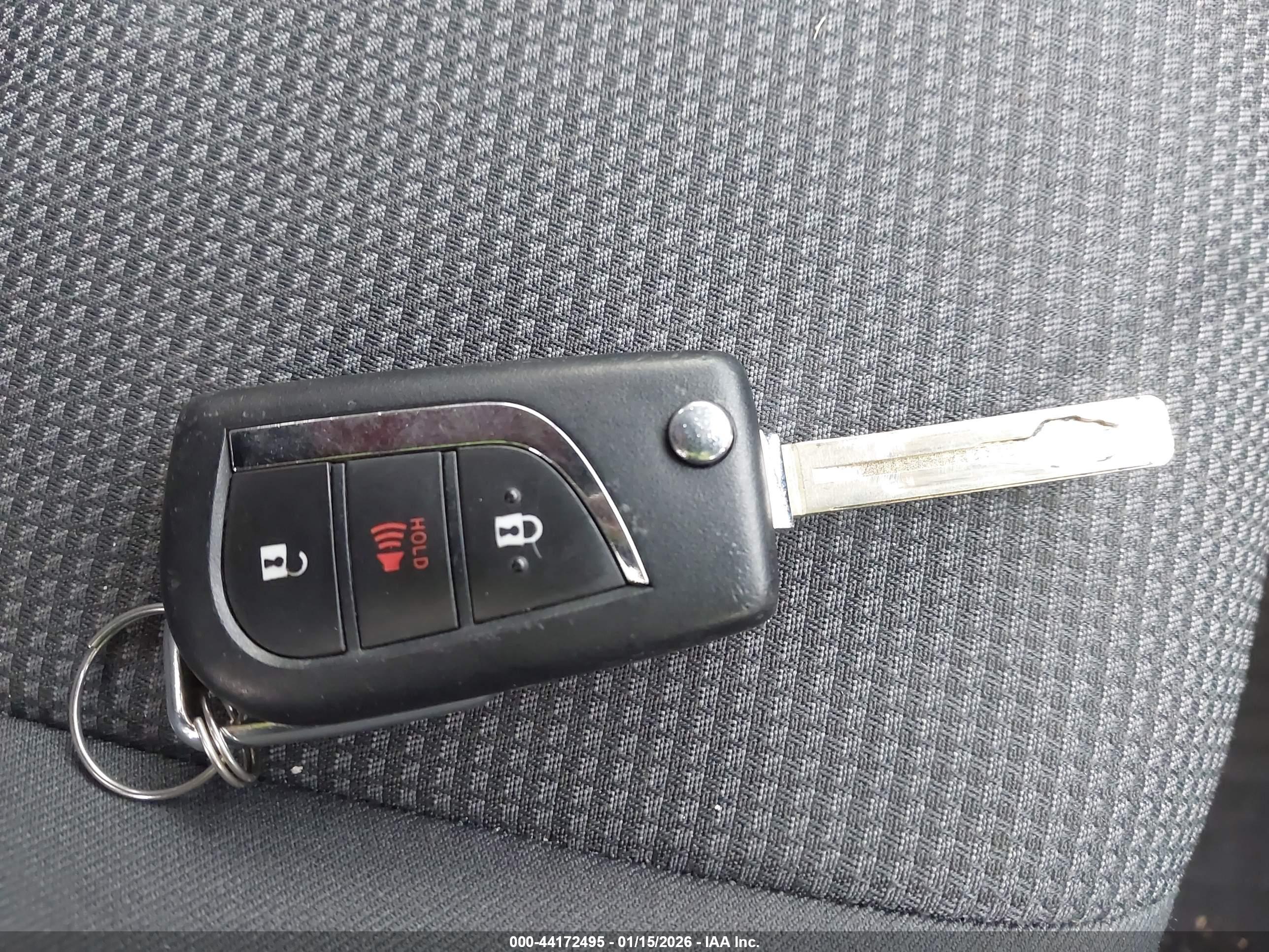TOYOTA RAV4 image 11