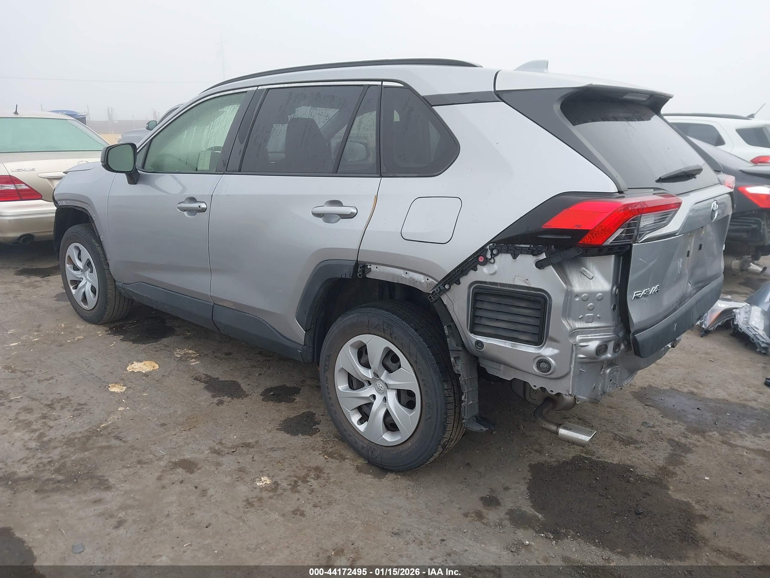 TOYOTA RAV4 image 3