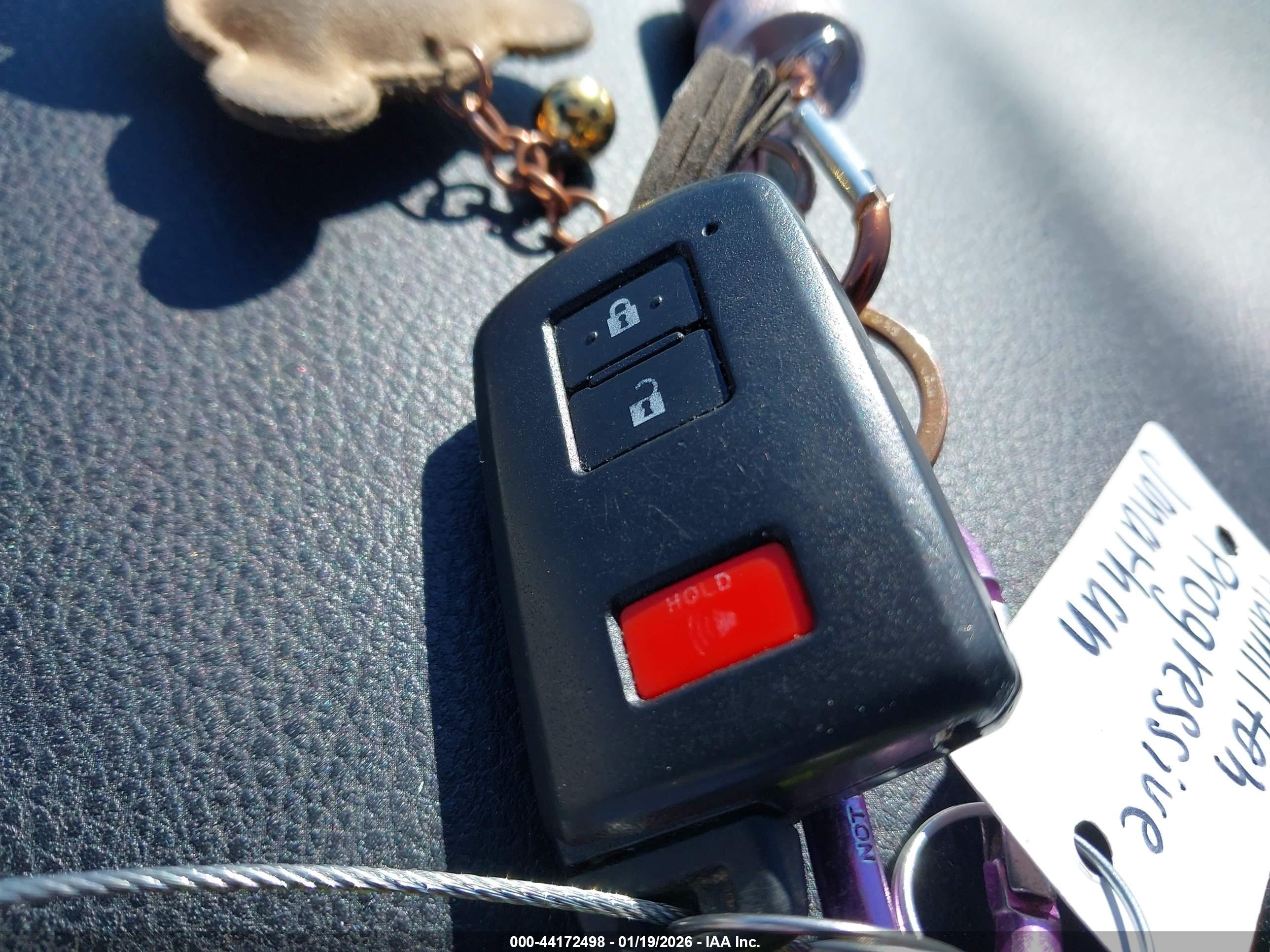 TOYOTA RAV4 image 11