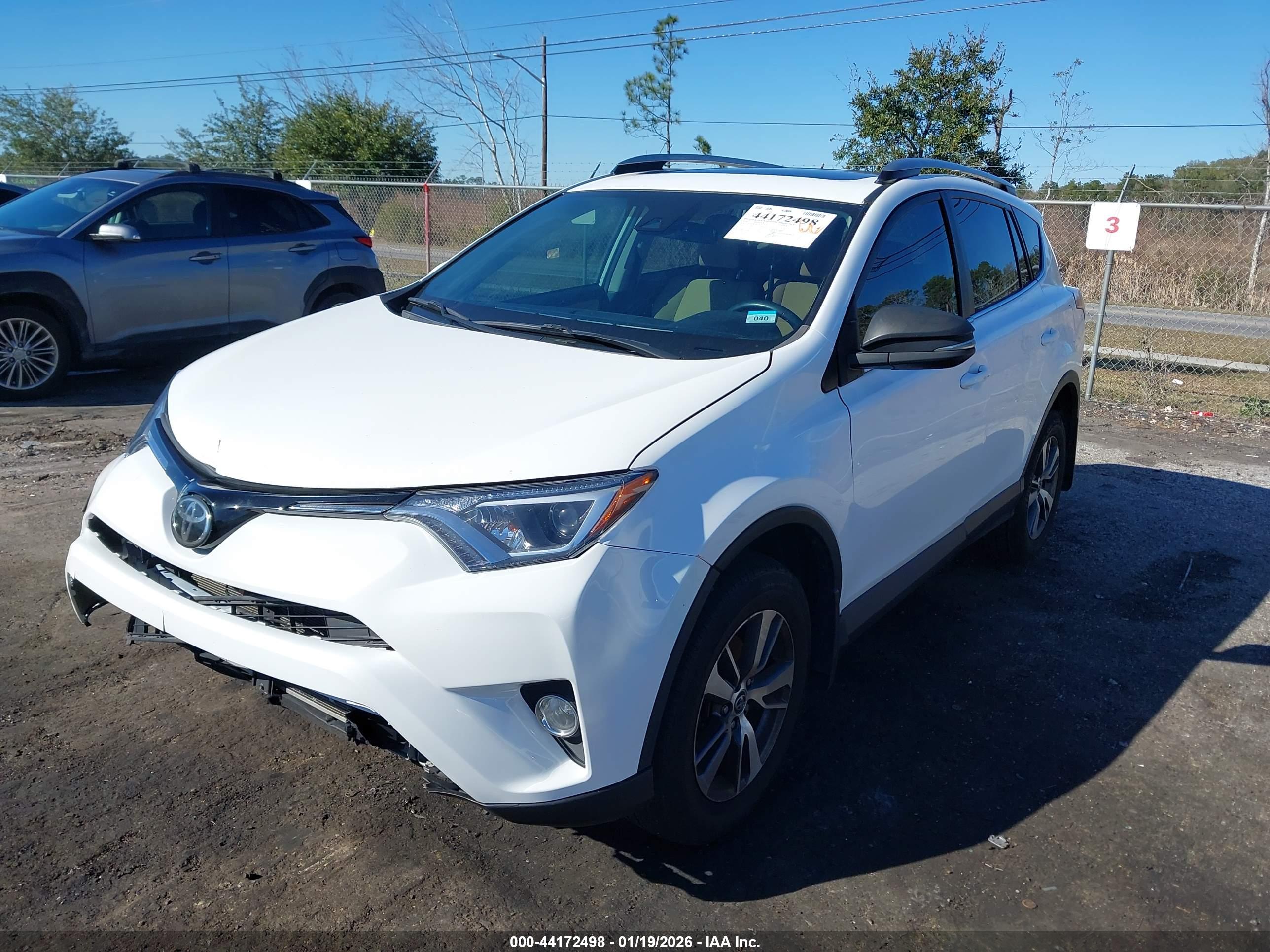 TOYOTA RAV4 image 2