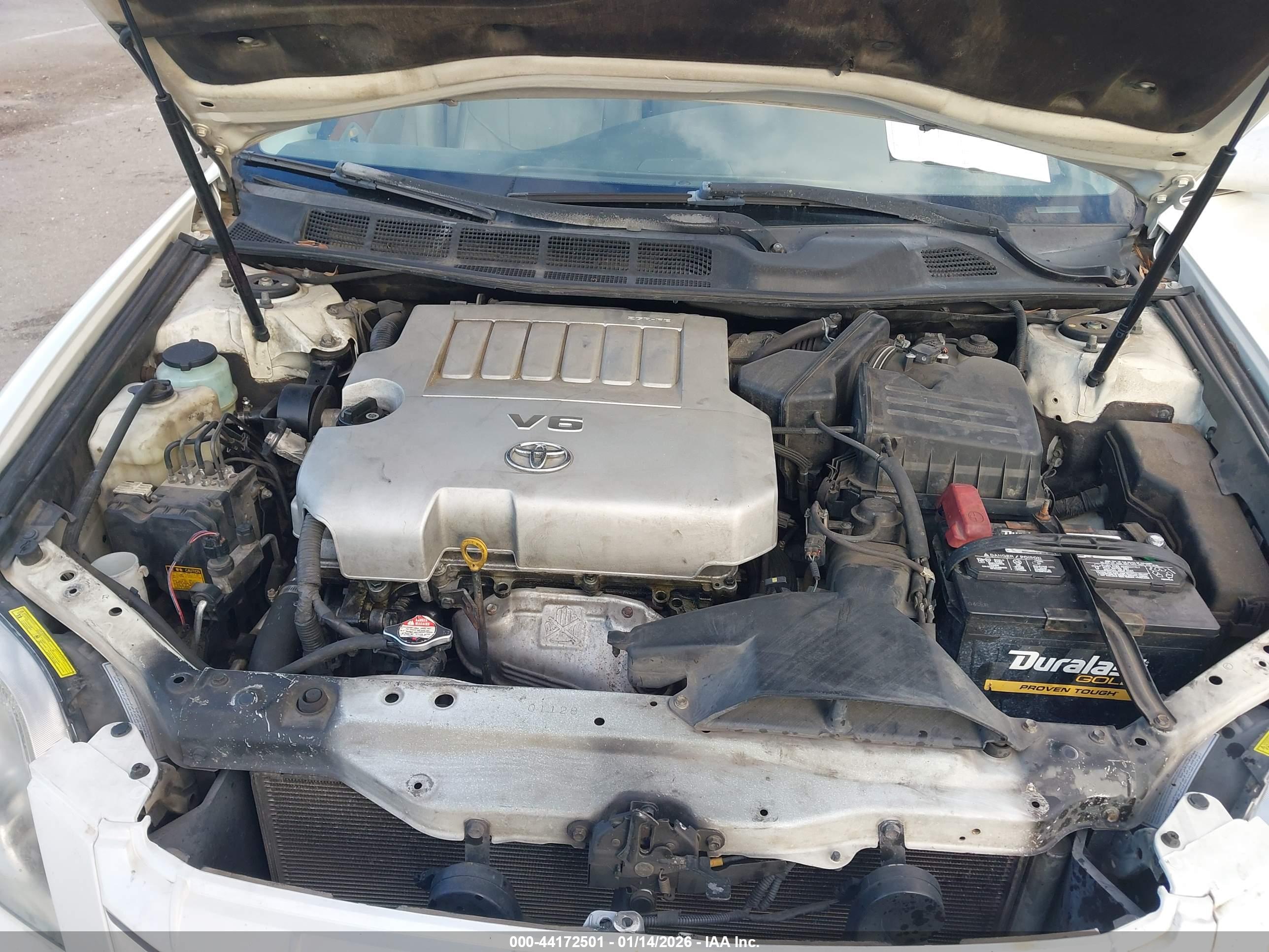 TOYOTA AVALON image 10