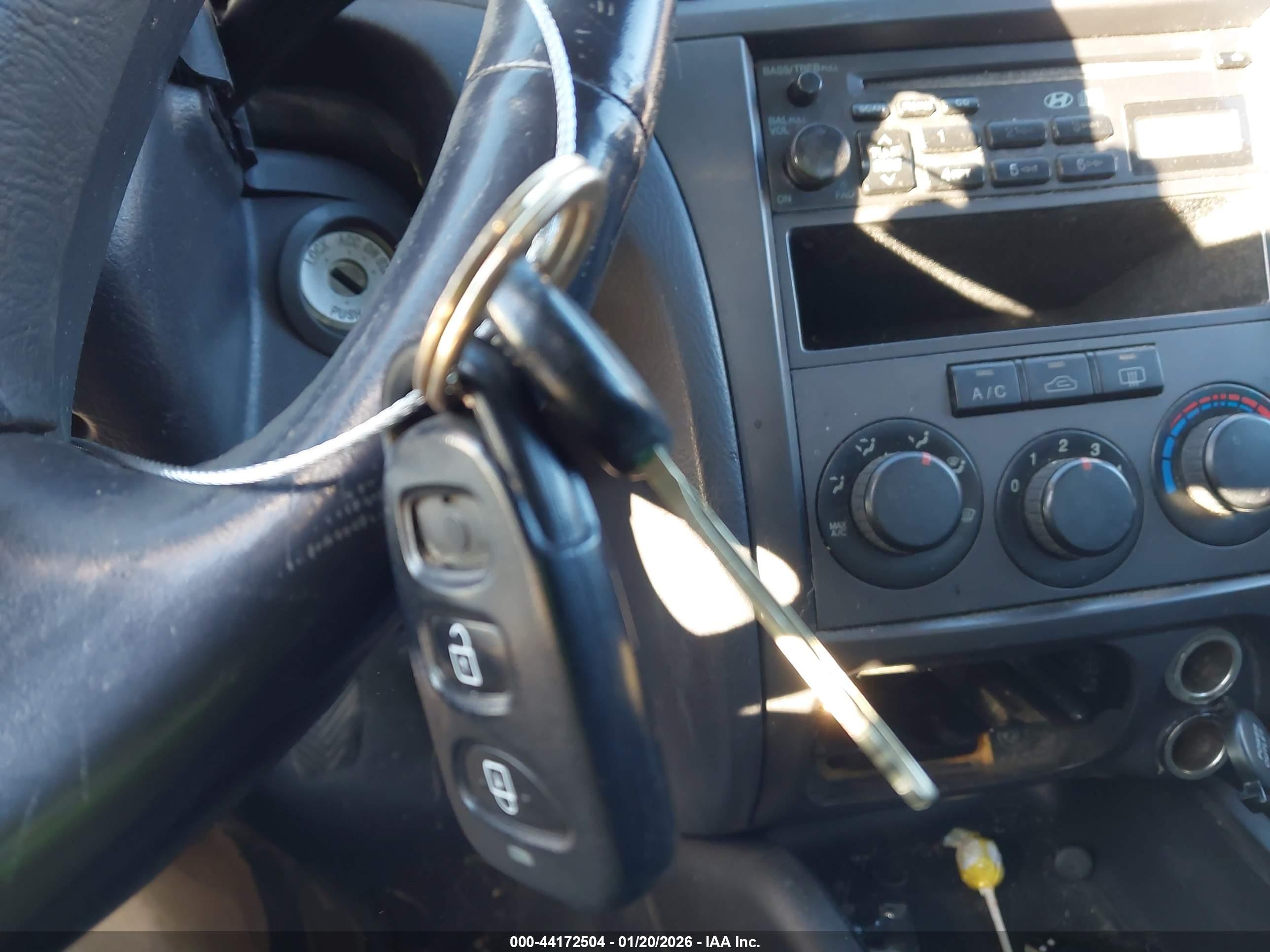 HYUNDAI ELANTRA image 11