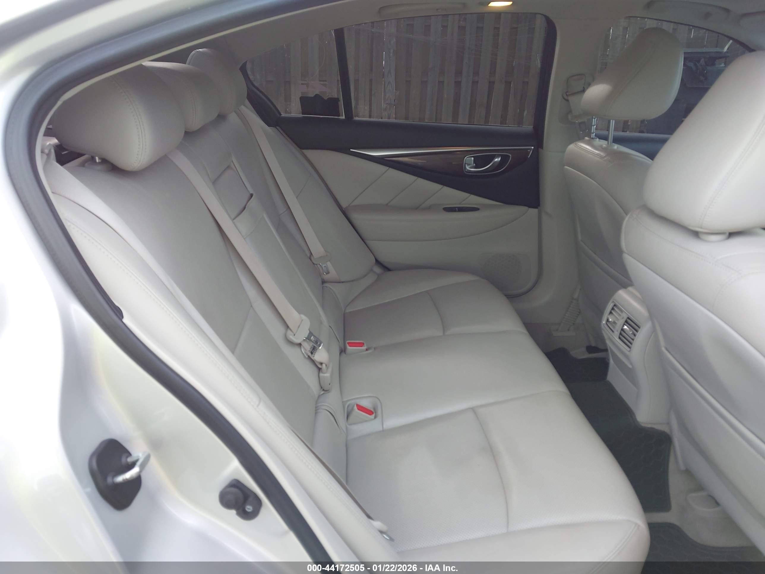 INFINITI Q50 image 8