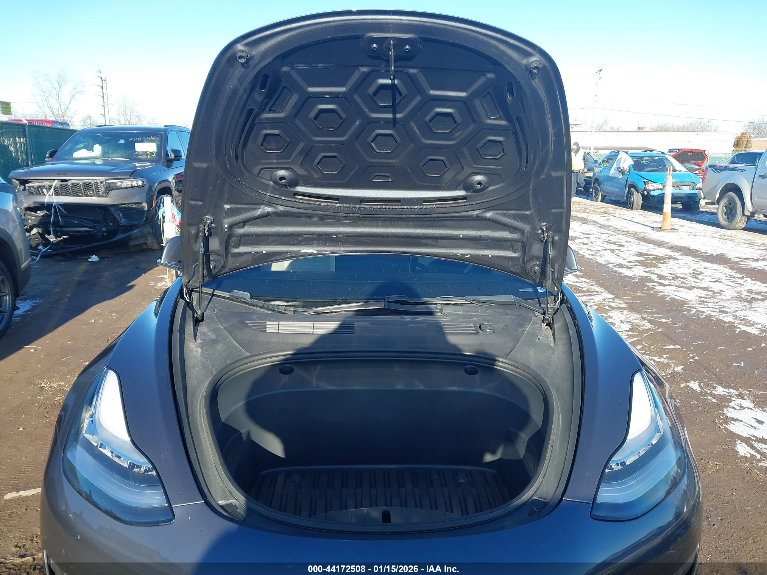 TESLA MODEL image 10