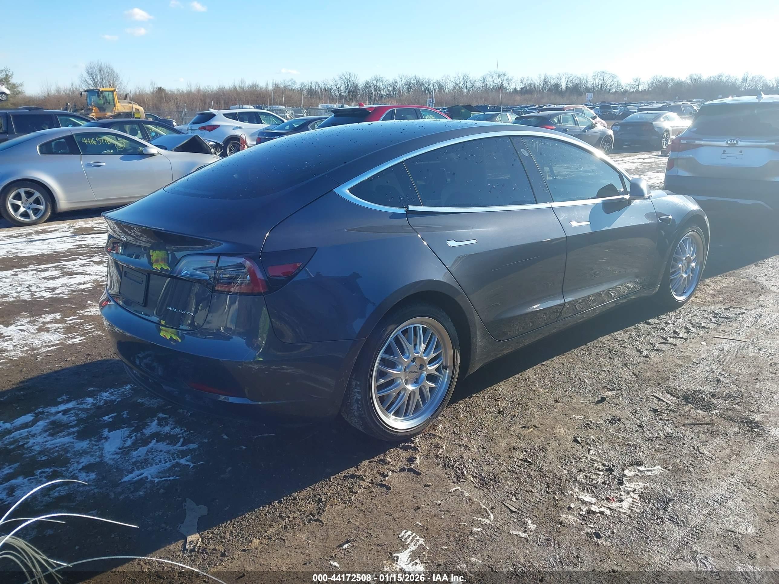 TESLA MODEL image 4